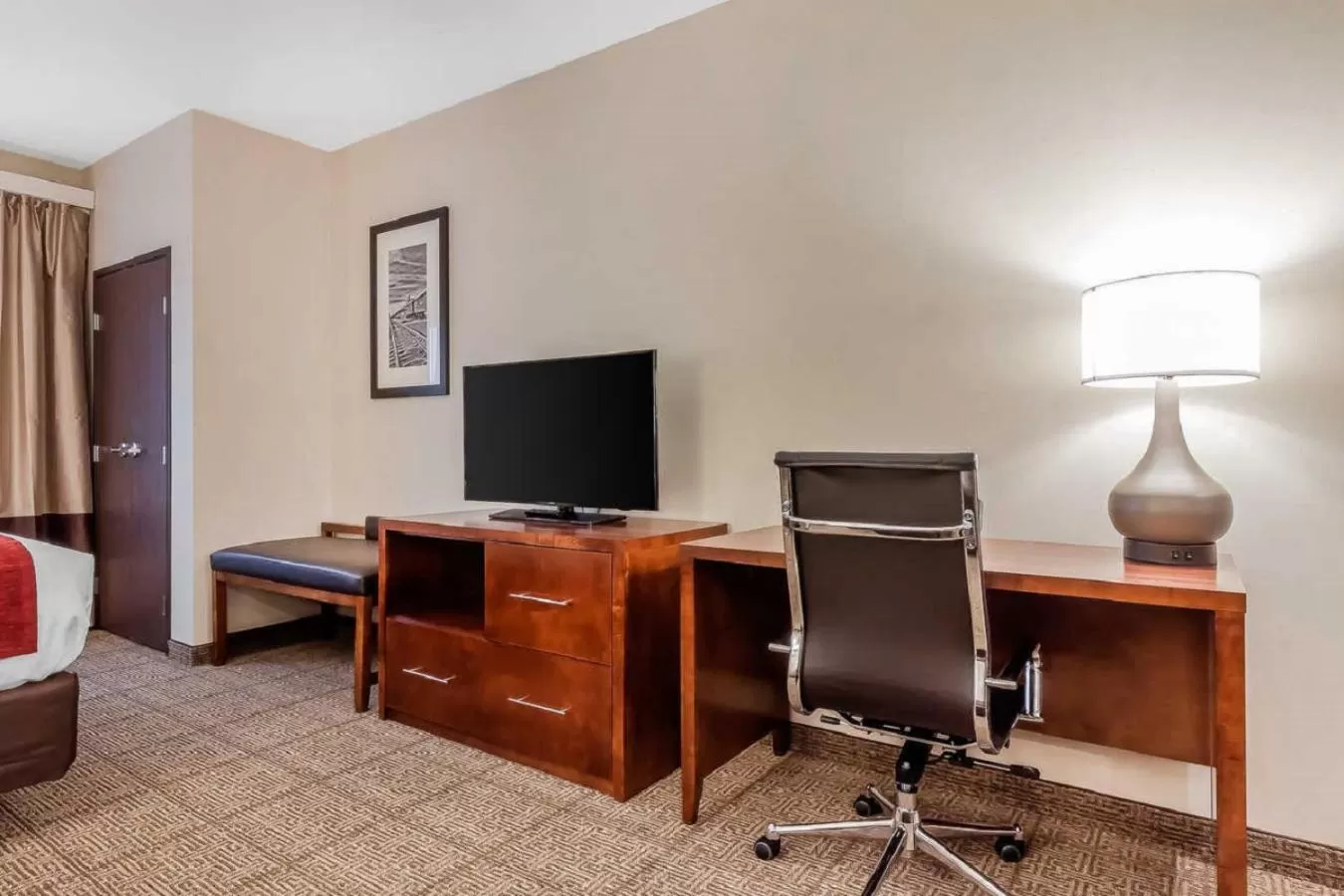 TV and multimedia in Comfort Suites