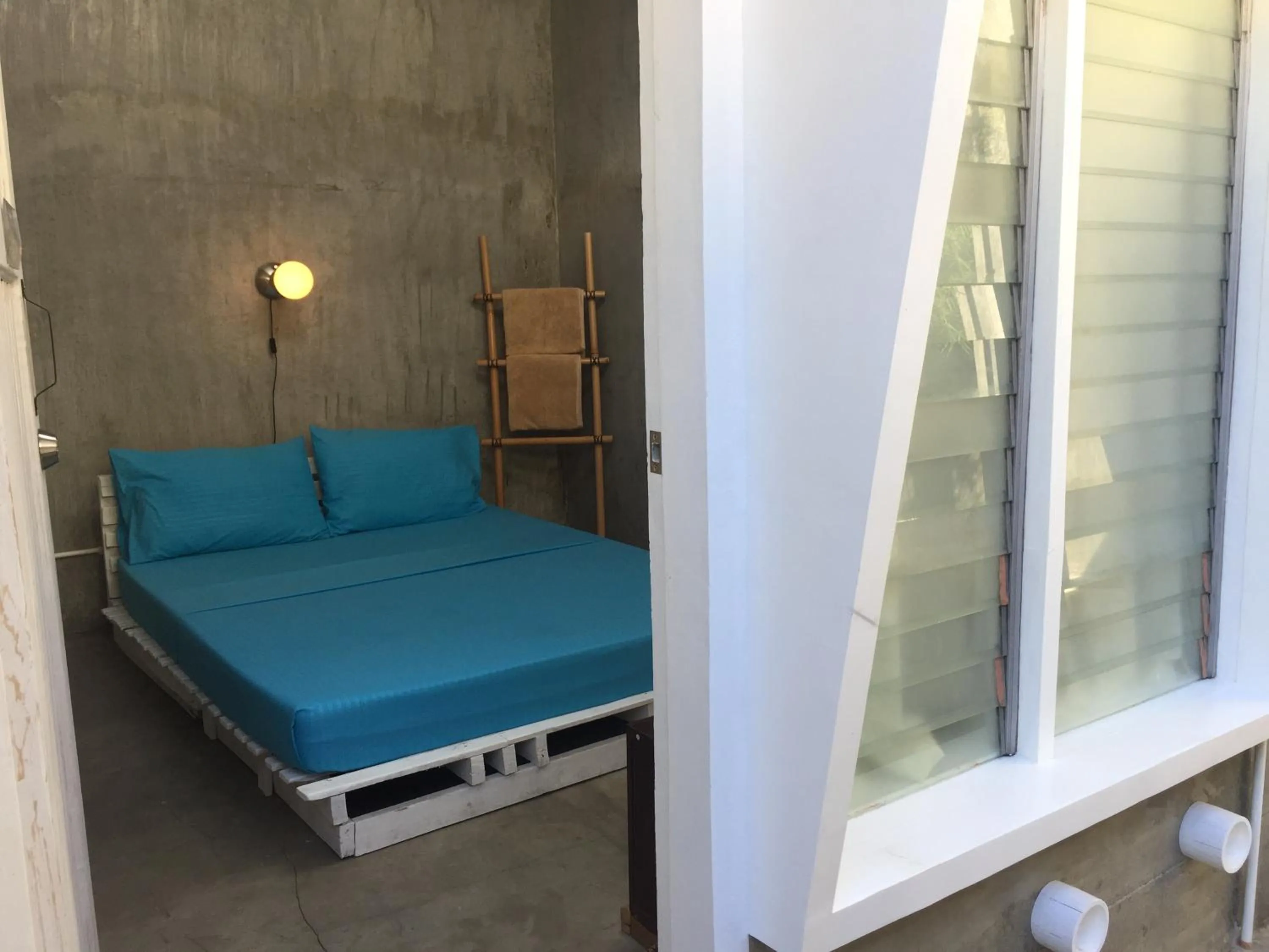 Bedroom, Bed in The Flying Fish Hostel