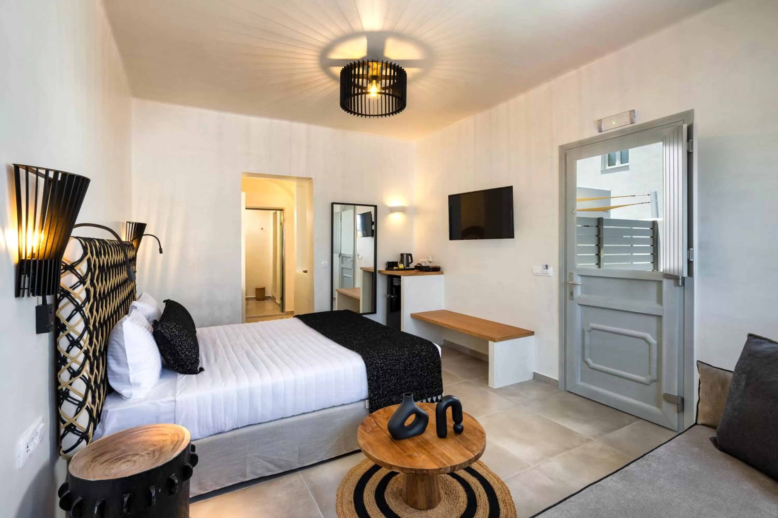 Bedroom, Bed in Hill Suites