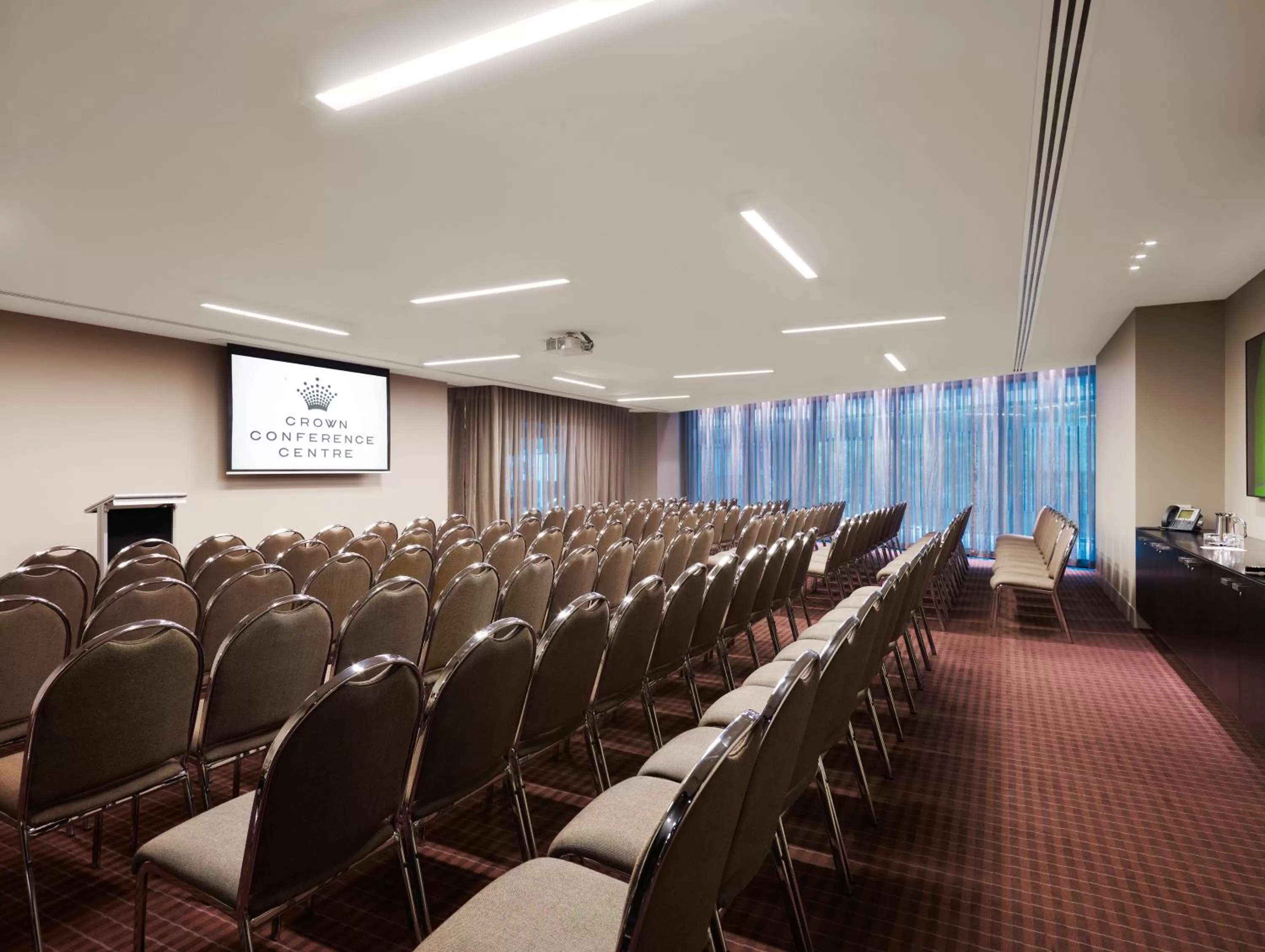 Business facilities in Crown Promenade Melbourne