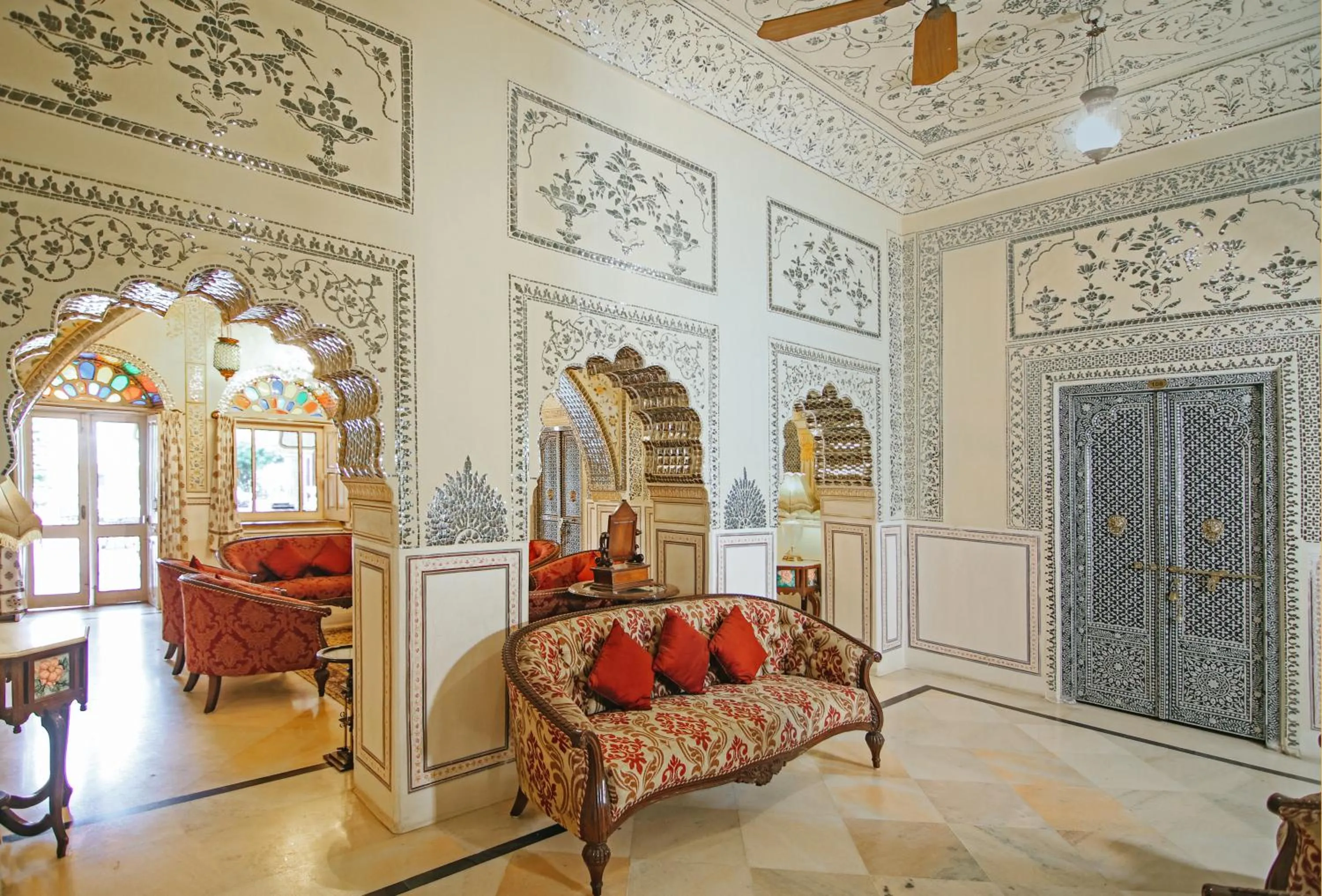 Lounge or bar in Alsisar Haveli - Heritage Hotel