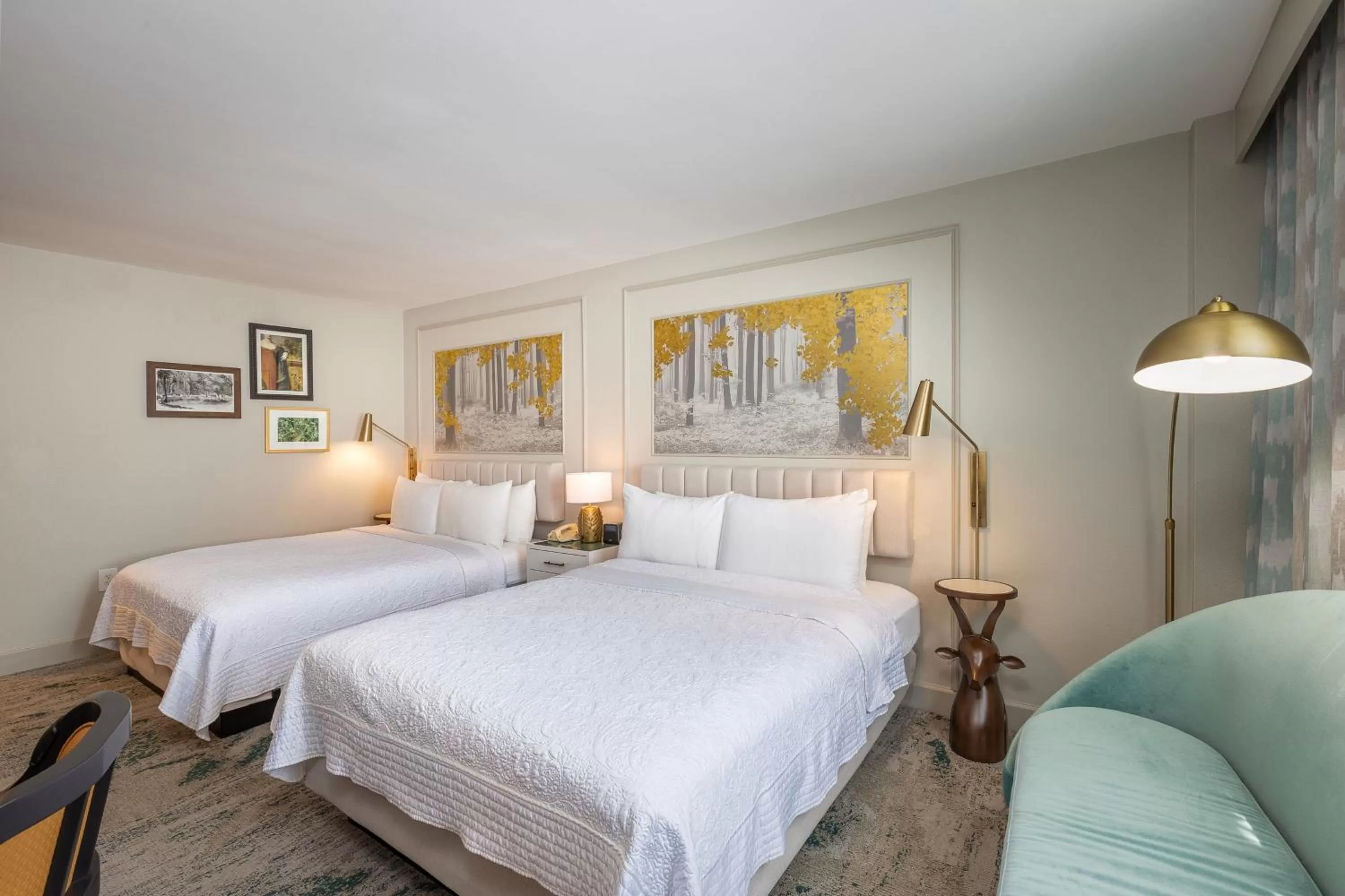 Photo of the whole room, Bed in Castle Hotel, Autograph Collection