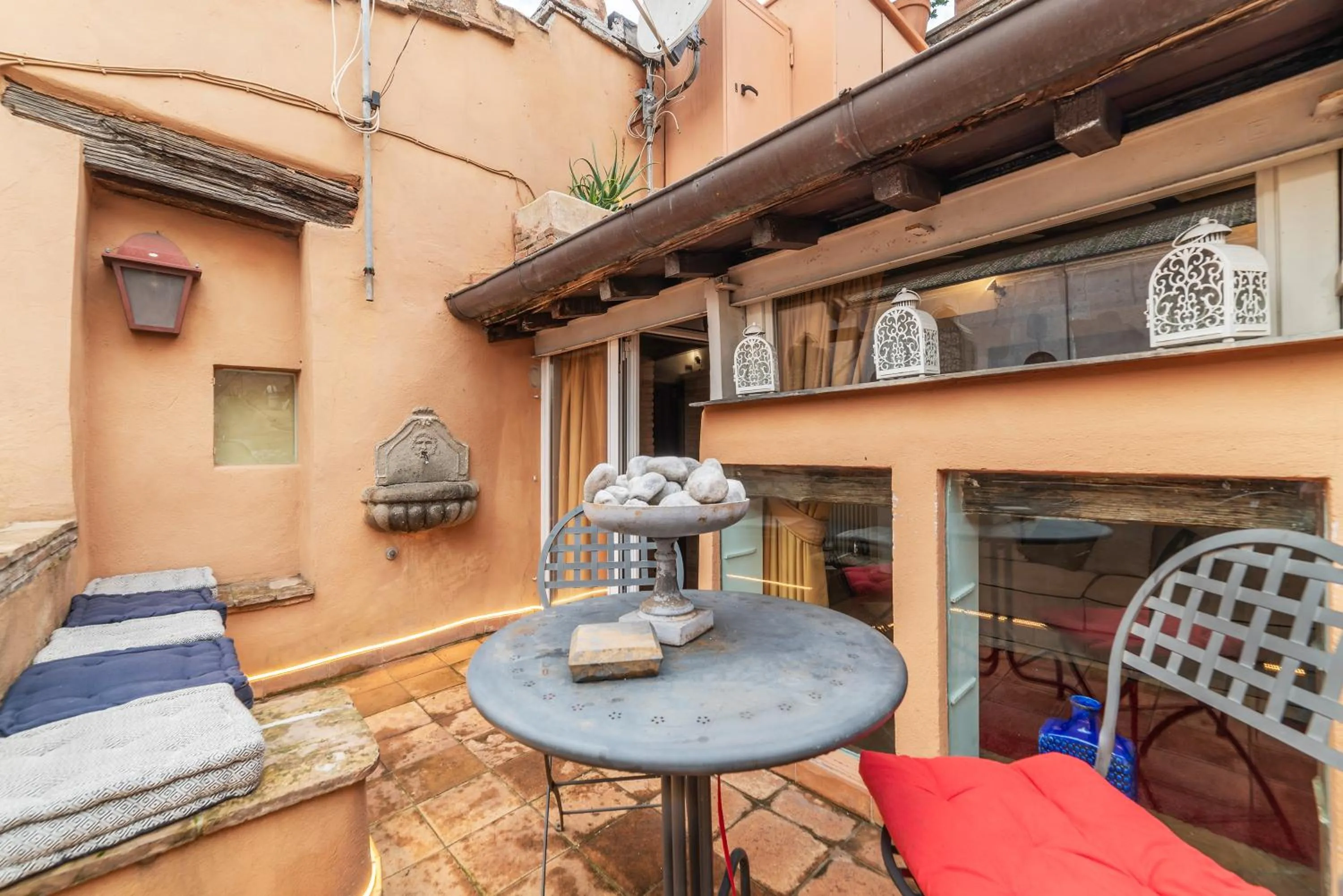 Balcony/Terrace in Luxury Trastevere