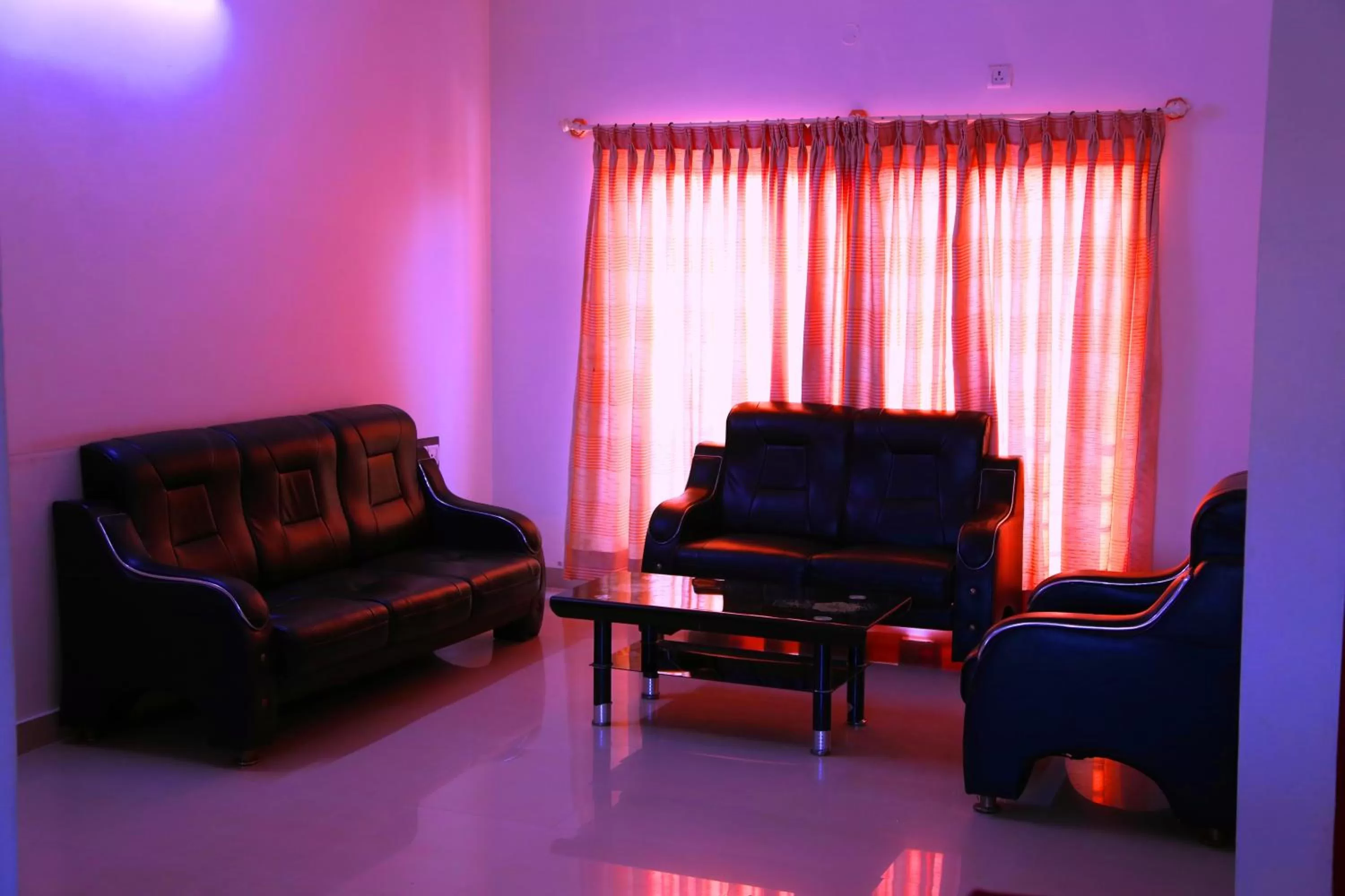 Seating area in Airport Gateway Hotel