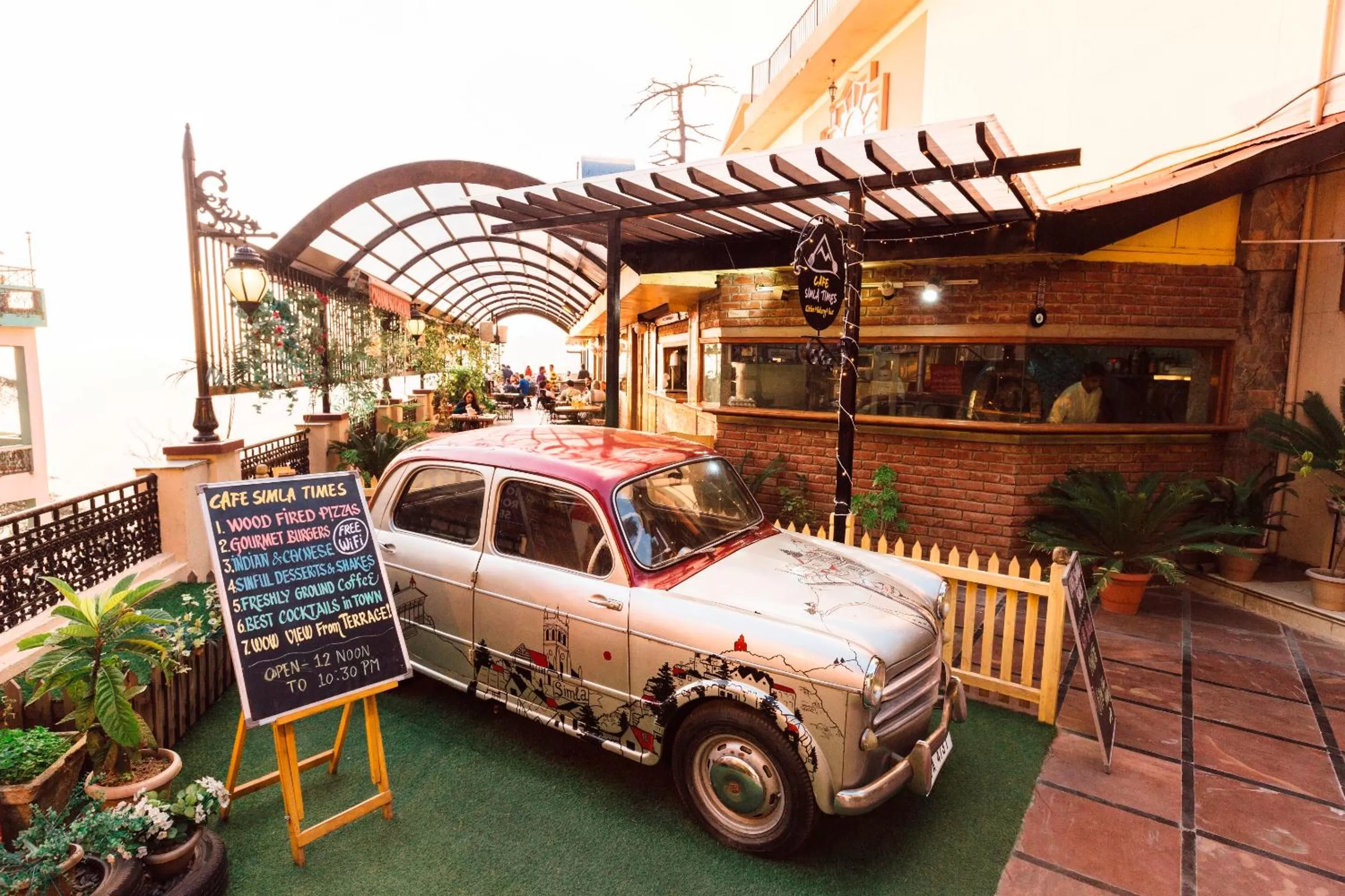 Restaurant/places to eat in Hotel Willow Banks Shimla