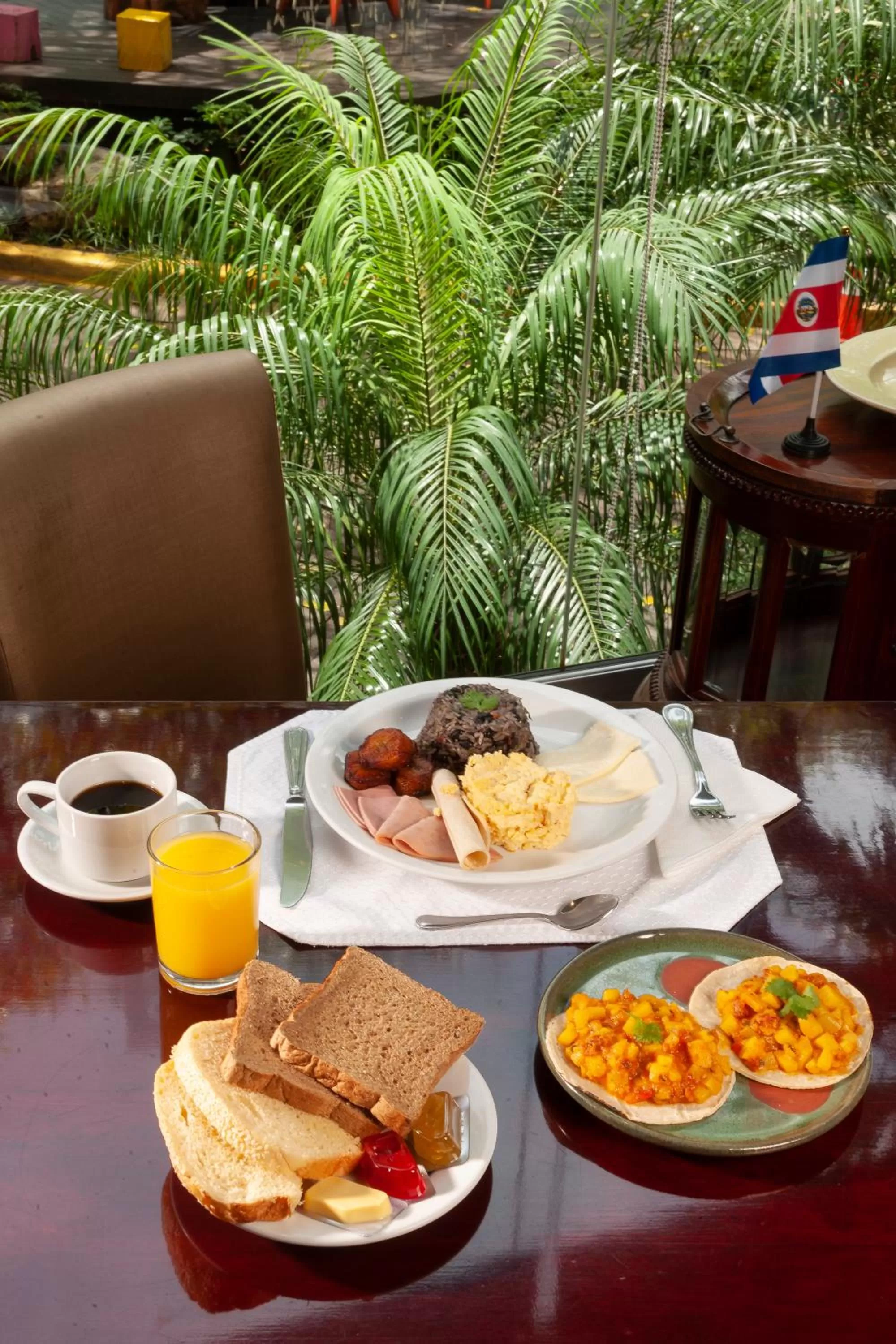 Breakfast in Studio Hotel Boutique