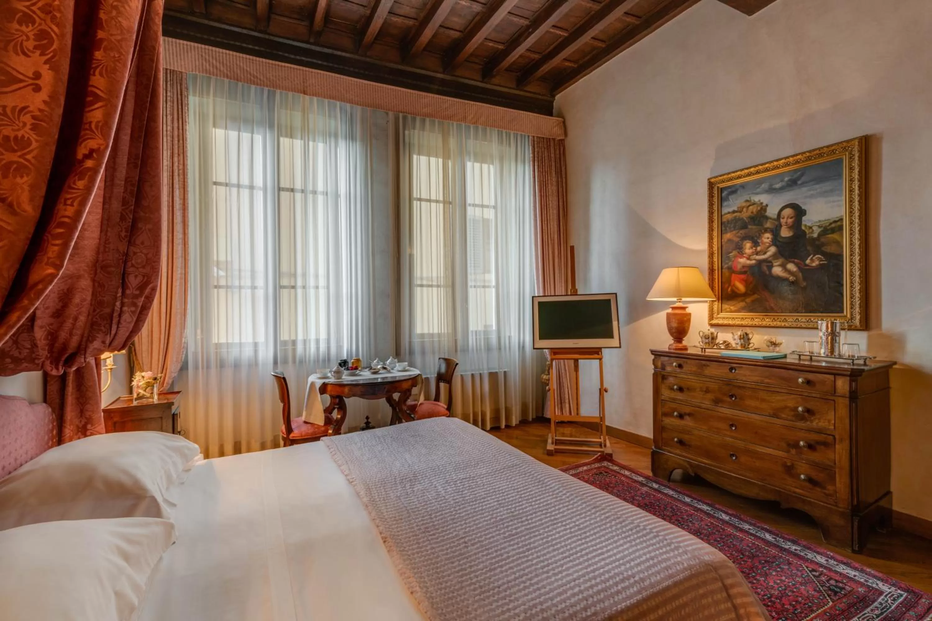 Bed in Residenza D'Epoca In Piazza della Signoria