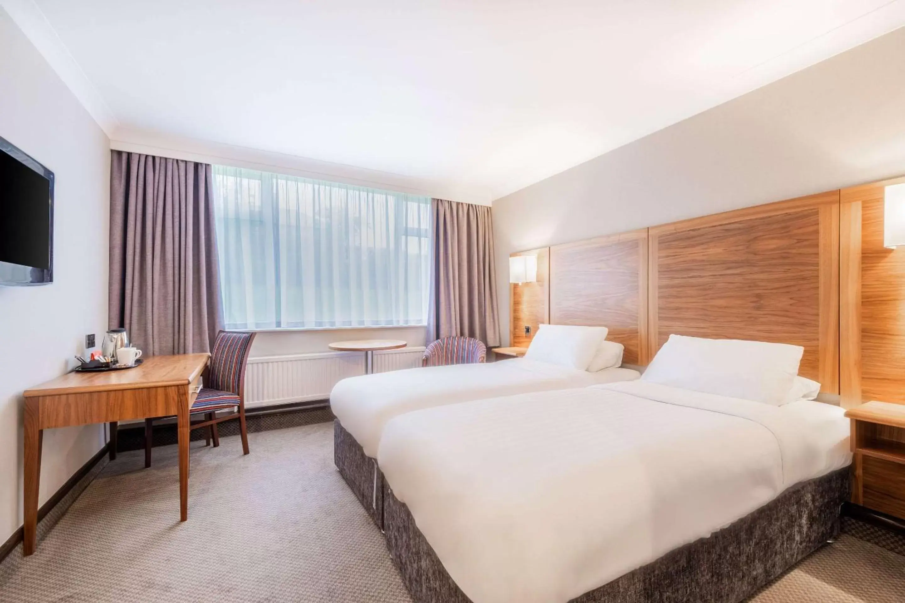 Twin Room - Non-Smoking in Cedar Court Hotel Huddersfield Twin Room - Non-Smoking in Cedar Court Hotel Huddersfield