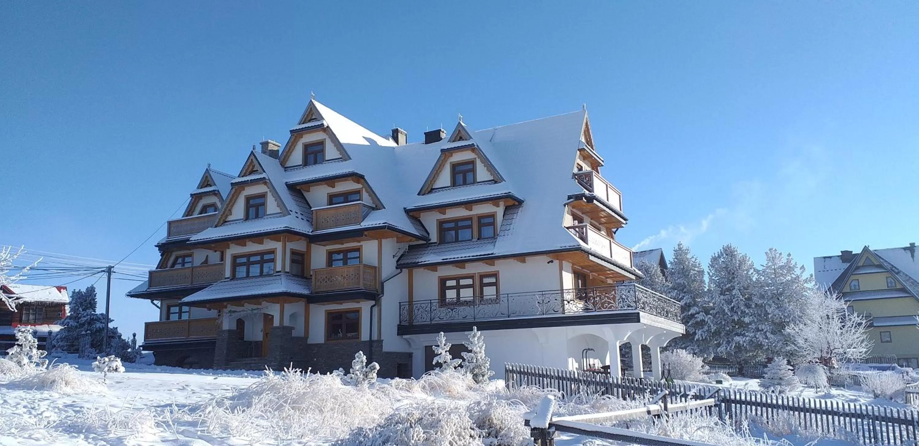 Property building in Górskie Wspomnienie