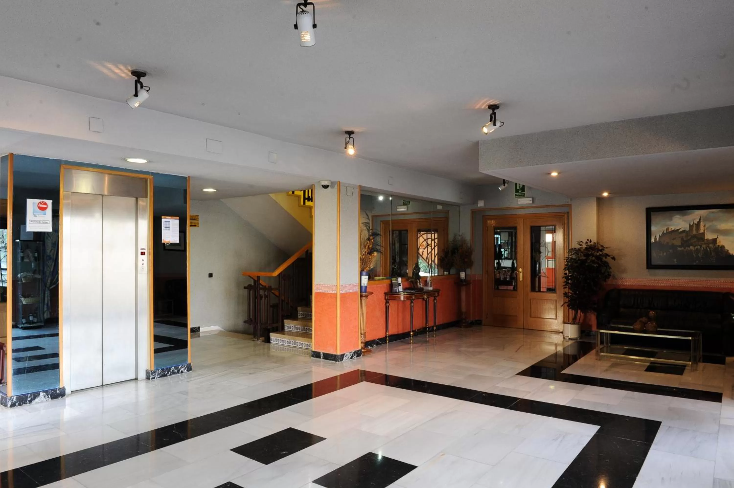 Facade/entrance in Hotel Corregidor