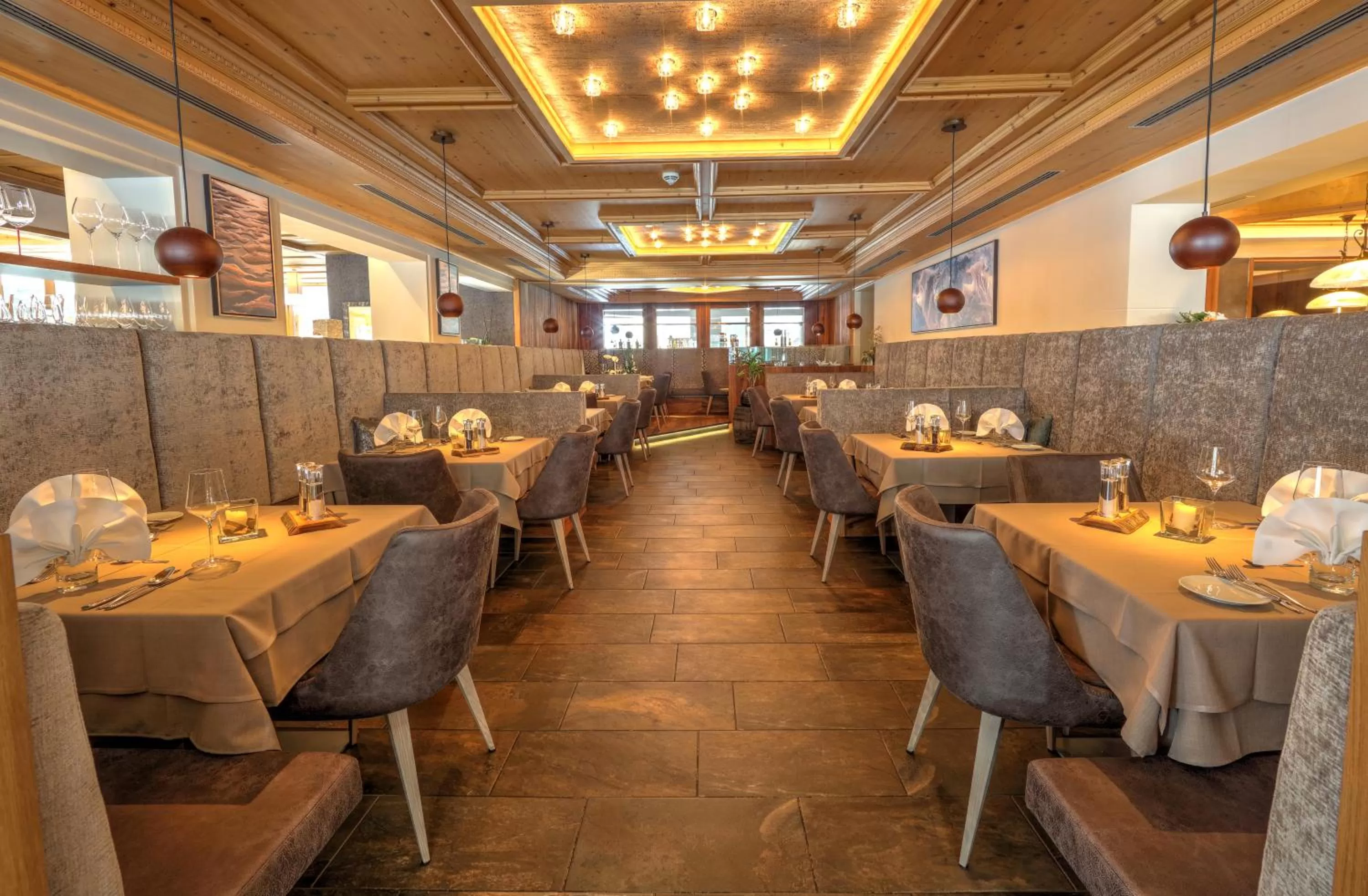 Restaurant/places to eat in Hotel Weiher Green Lake