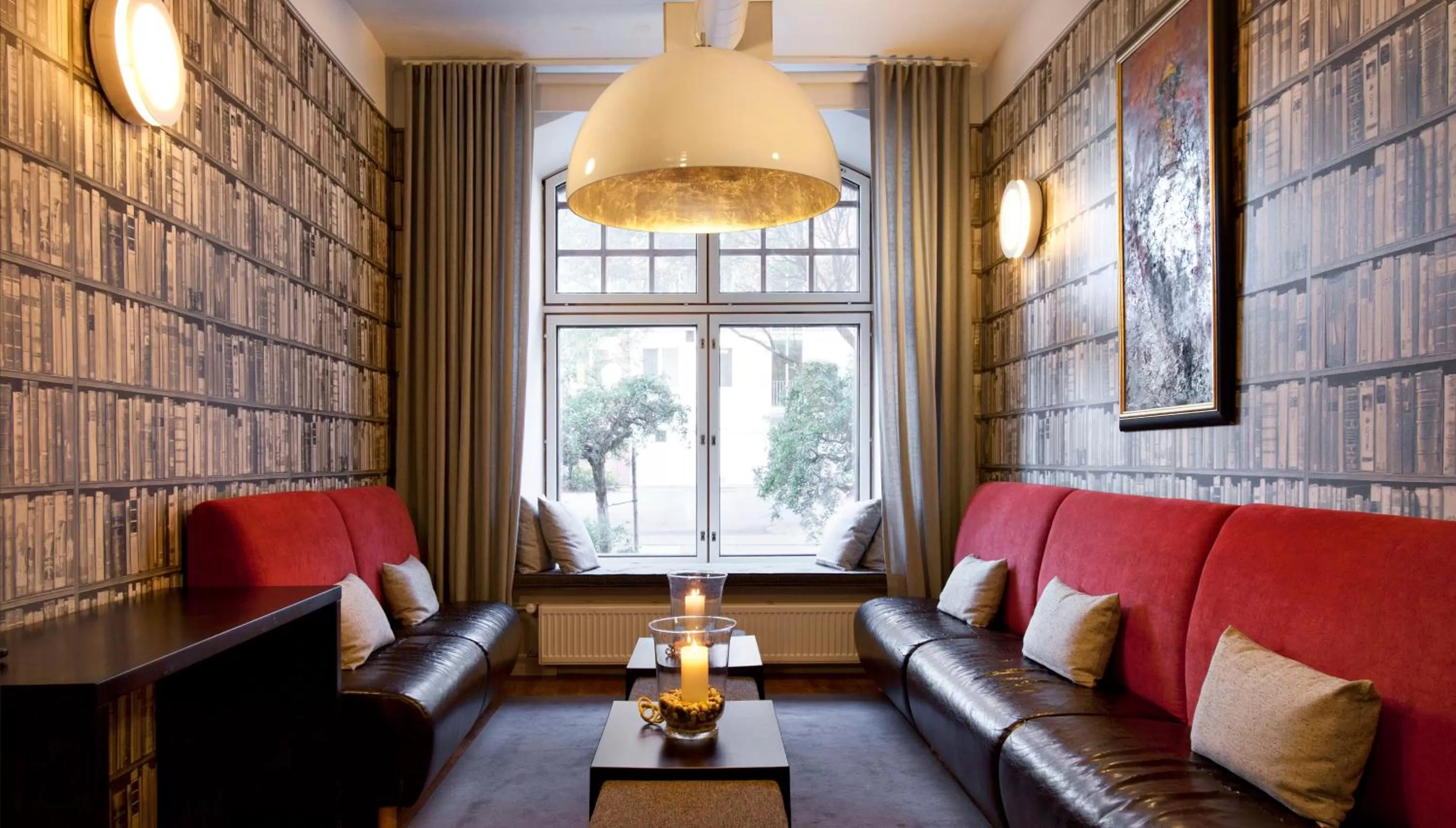 Seating area in Holiday Club Tampereen Kehräämö