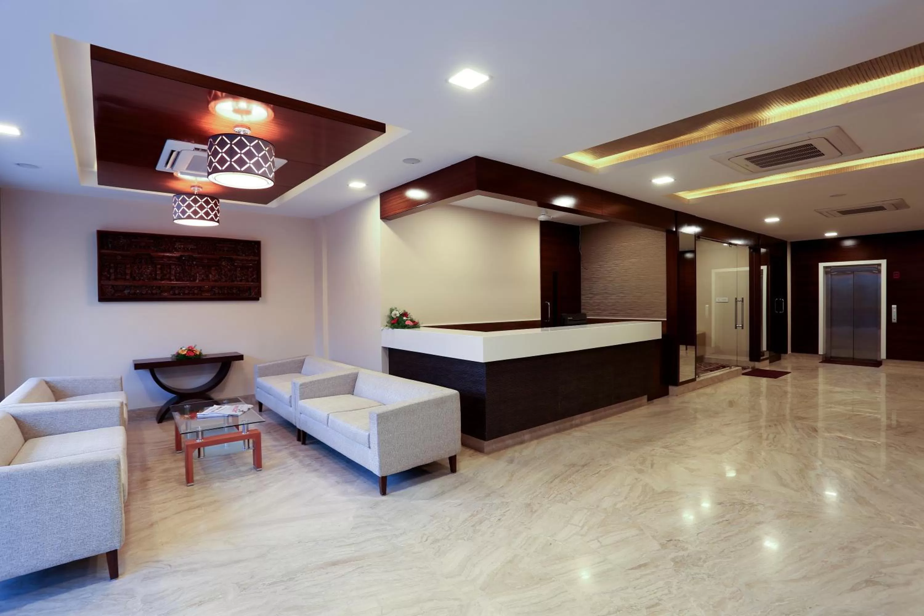 Lobby or reception in Fressotel Seetharam