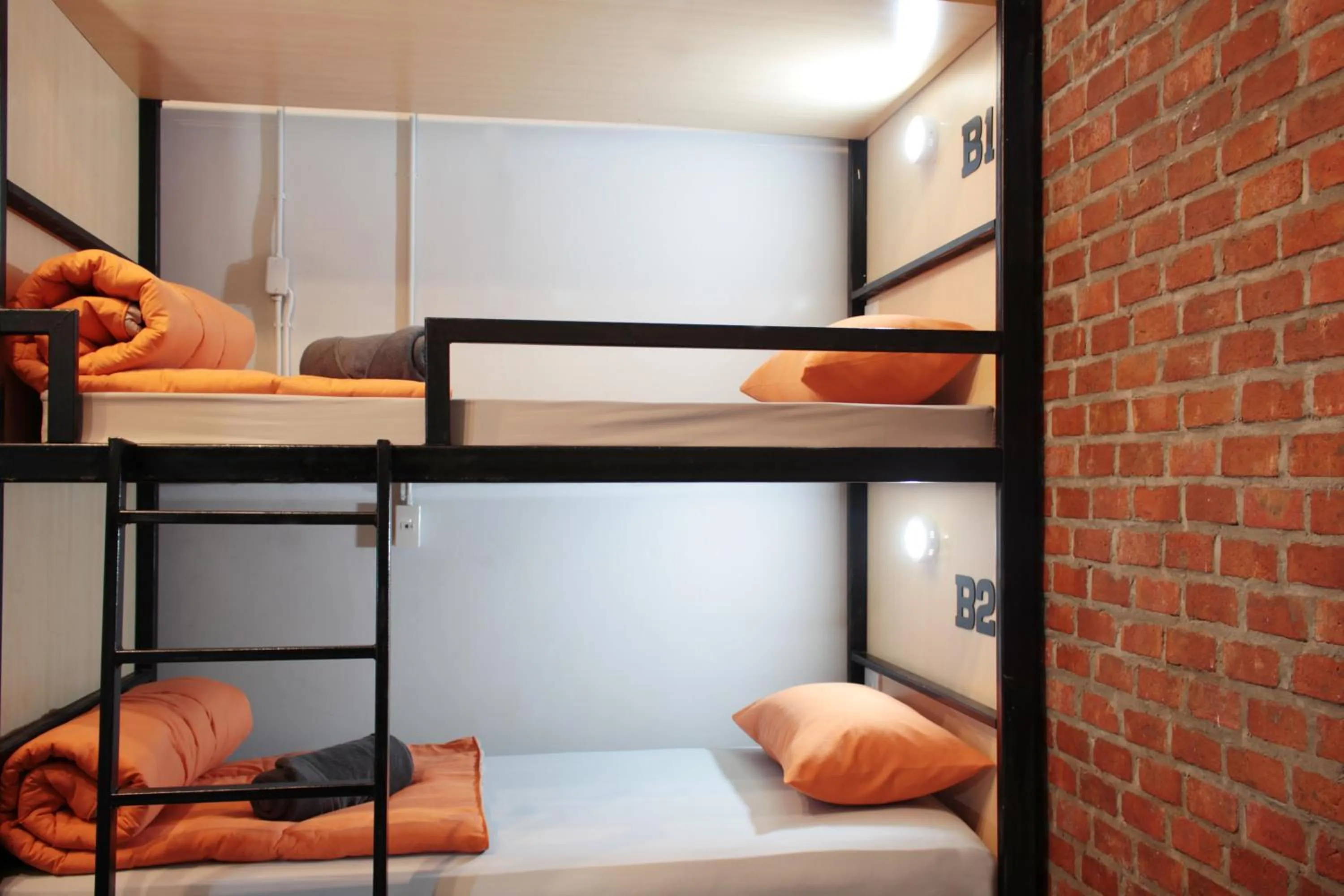 bunk bed, Bed in Picnic Hotel Bangkok - Rang Nam