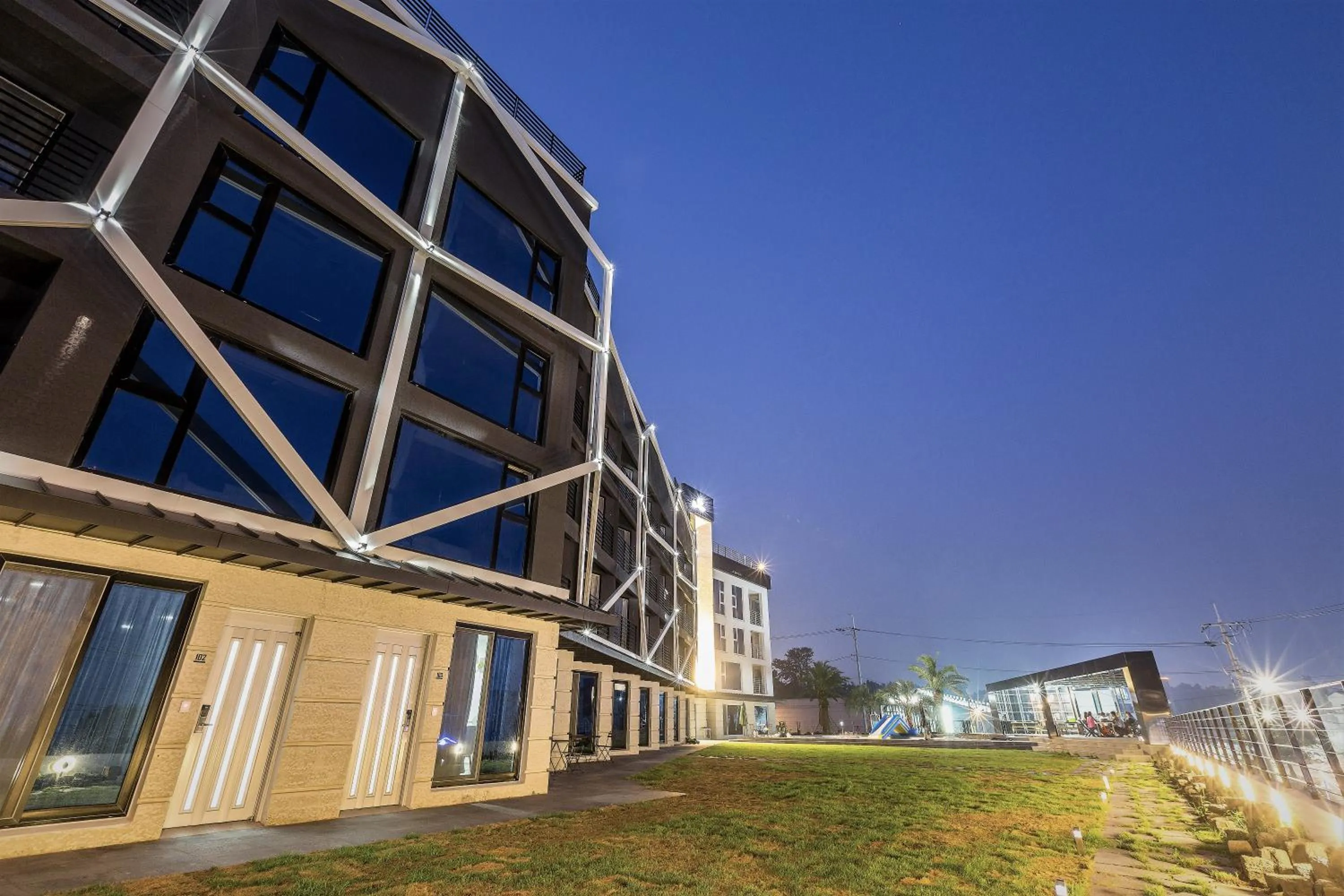 Property building in Gladsheim Hotel