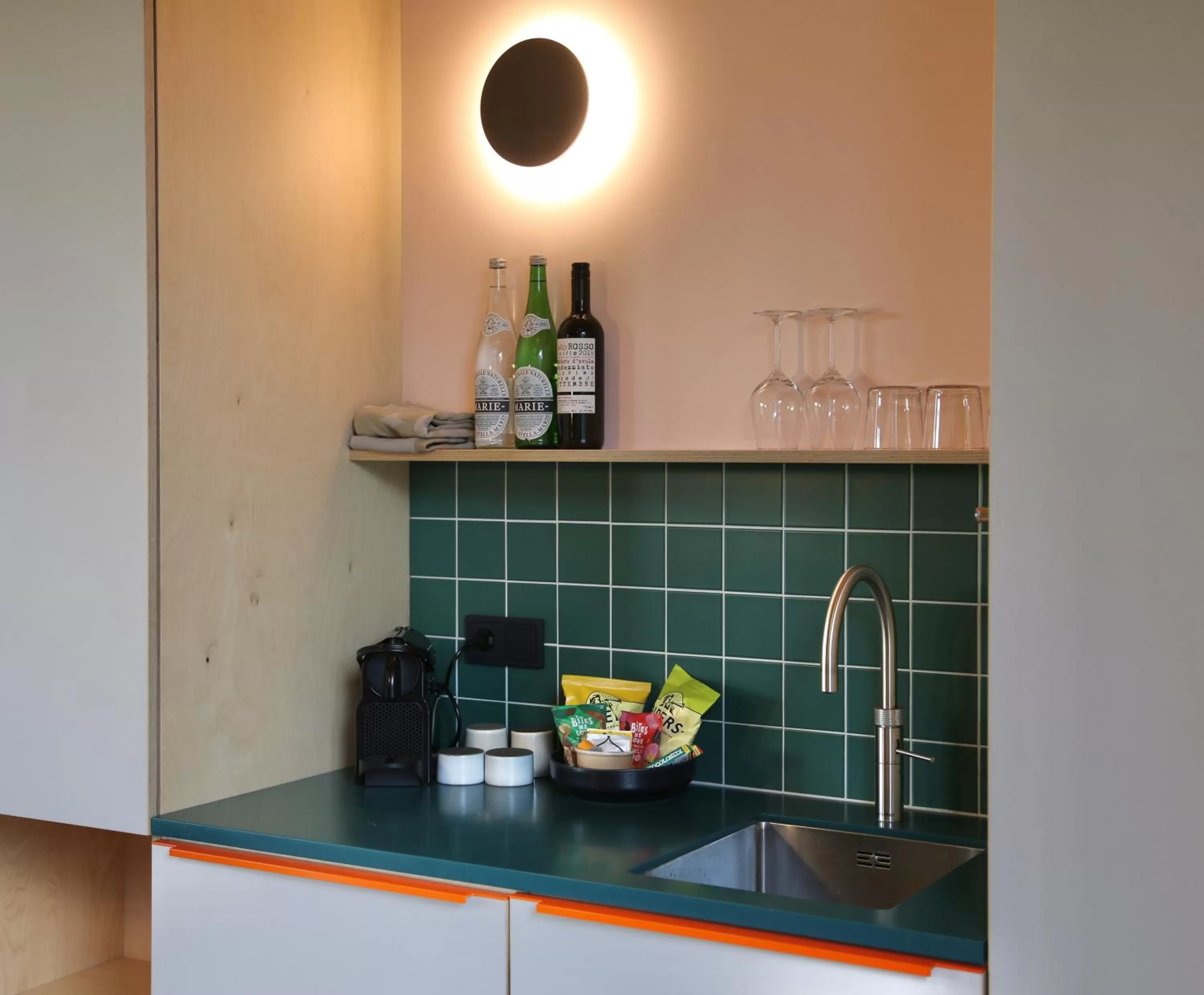 Kitchen/Kitchenette in The Unbound Amsterdam