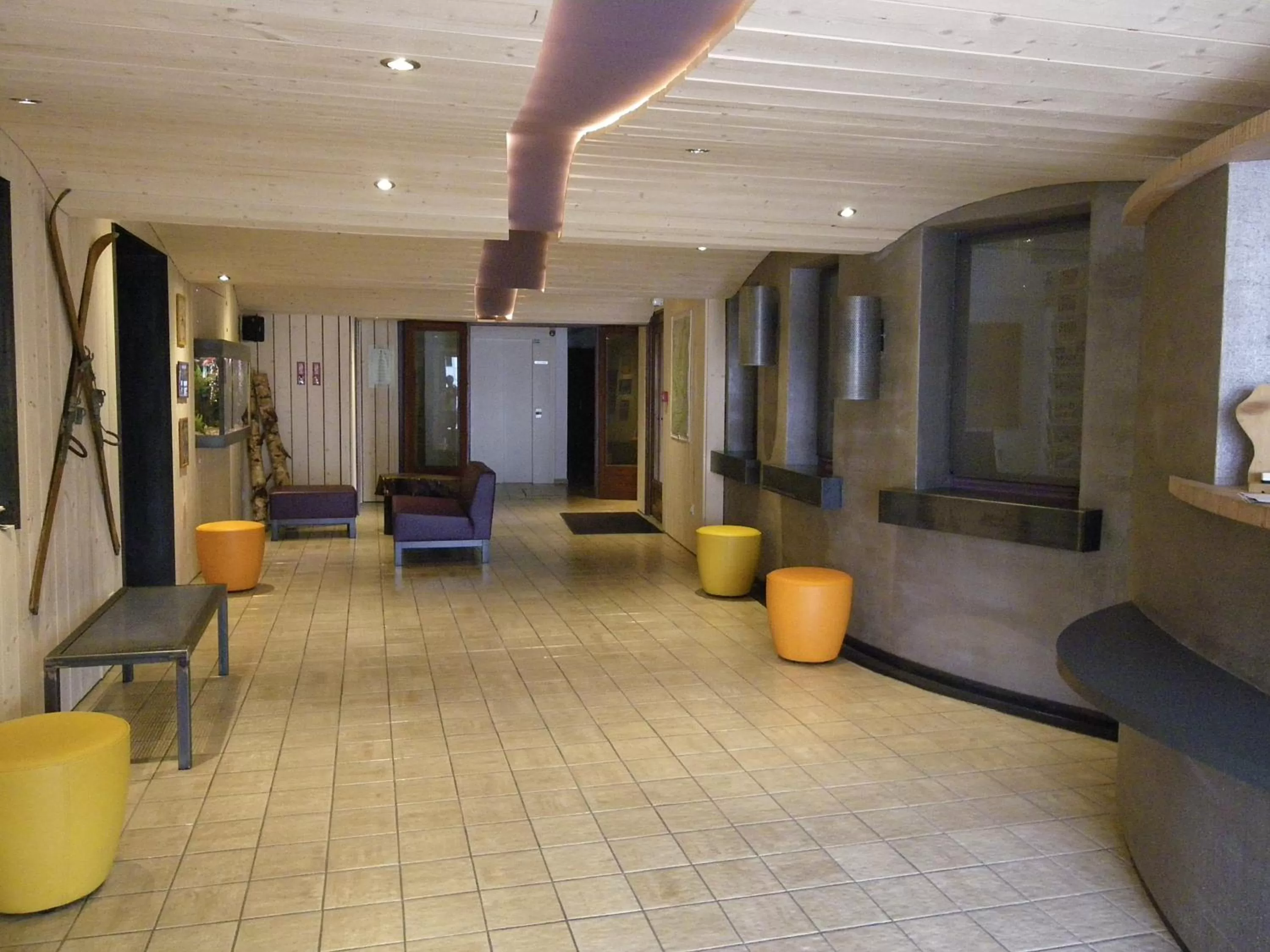 Lobby or reception in Hotel De La Route Verte