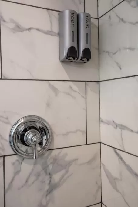 Bathroom in Next to San Diego Downtown - Cali King Size Studio