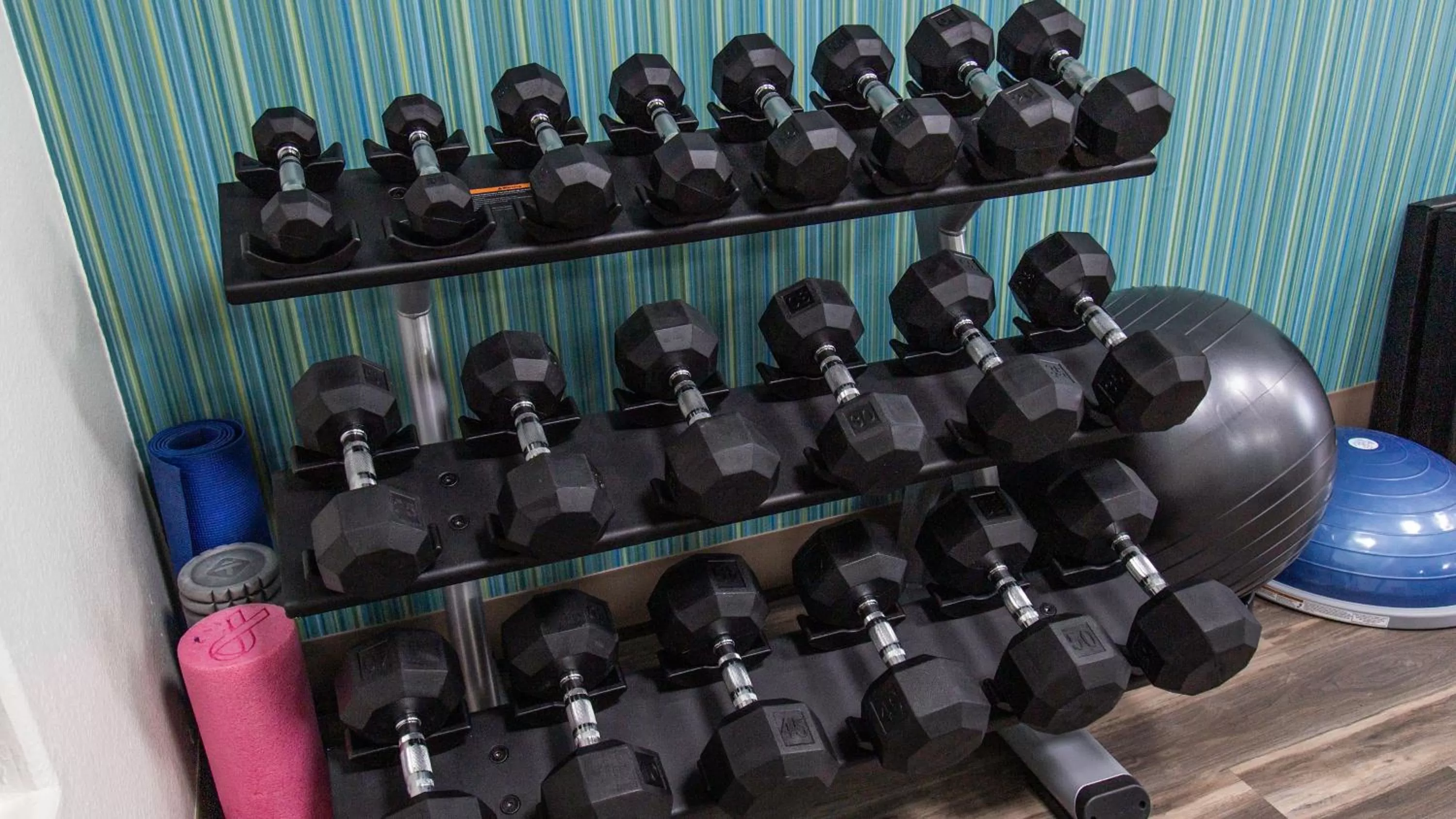 Fitness centre/facilities in Holiday Inn Express Texas City, an IHG Hotel