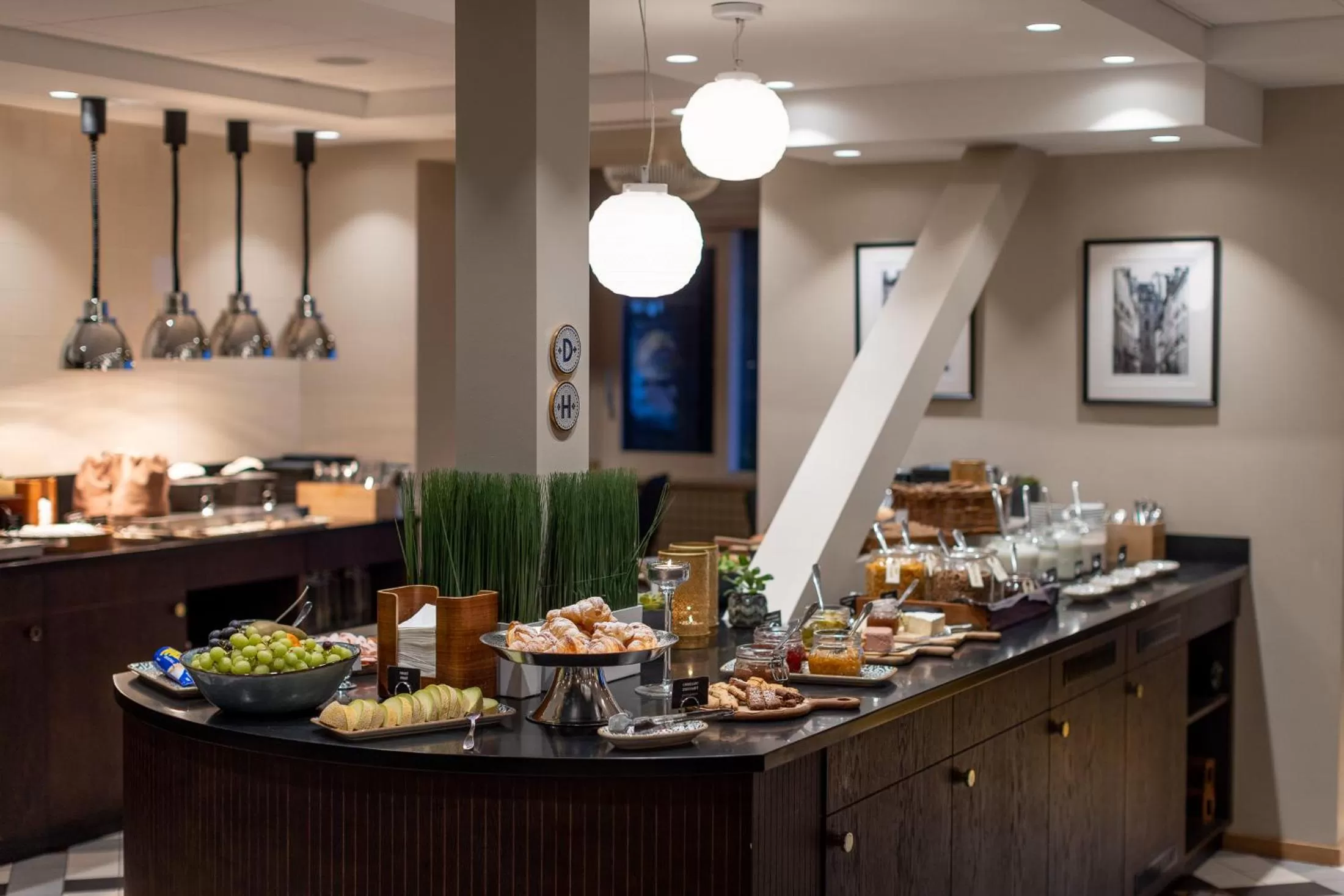 Buffet breakfast in Thon Partner Hotel Dockyard