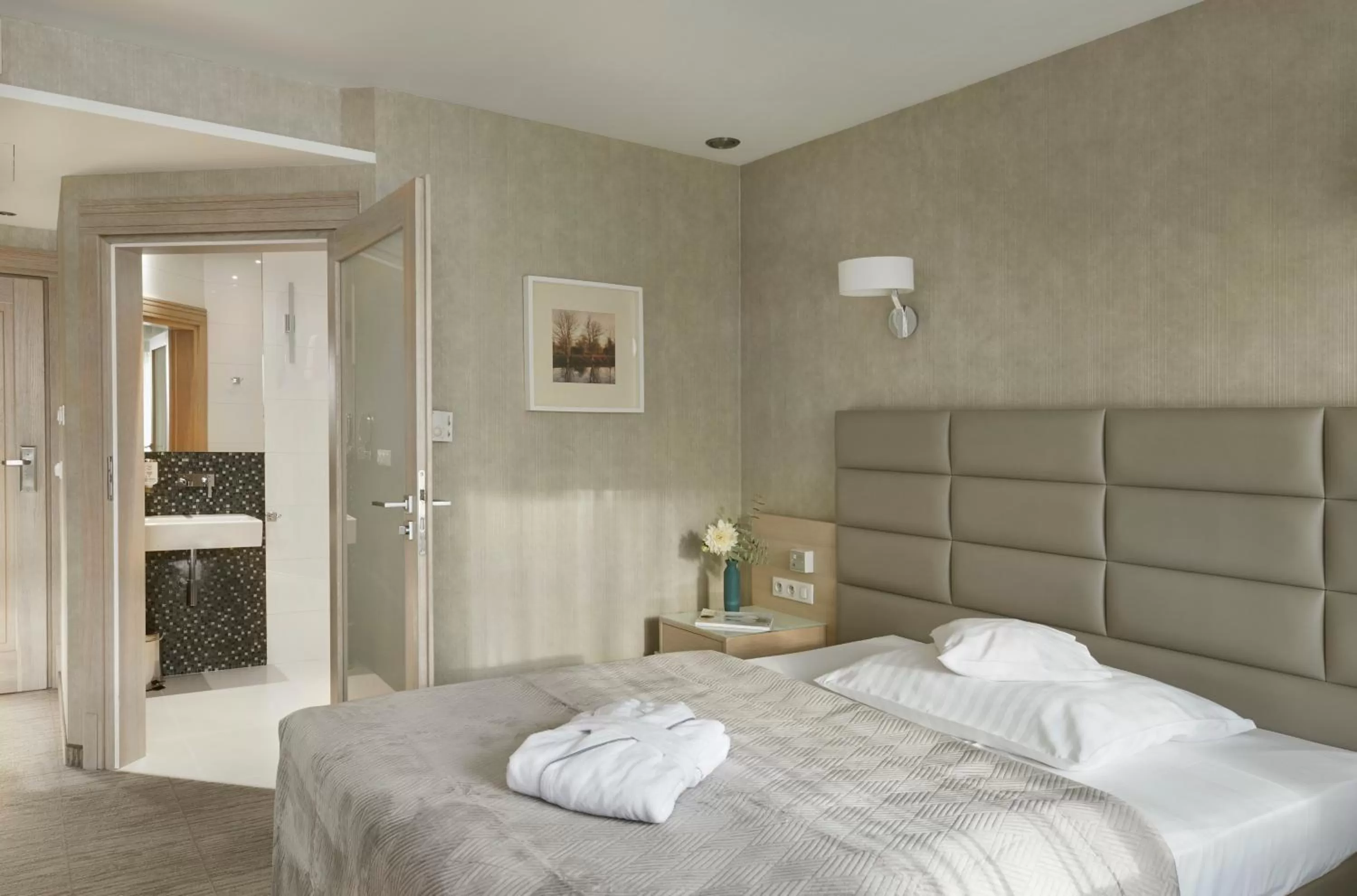 Bed in Columna Medica