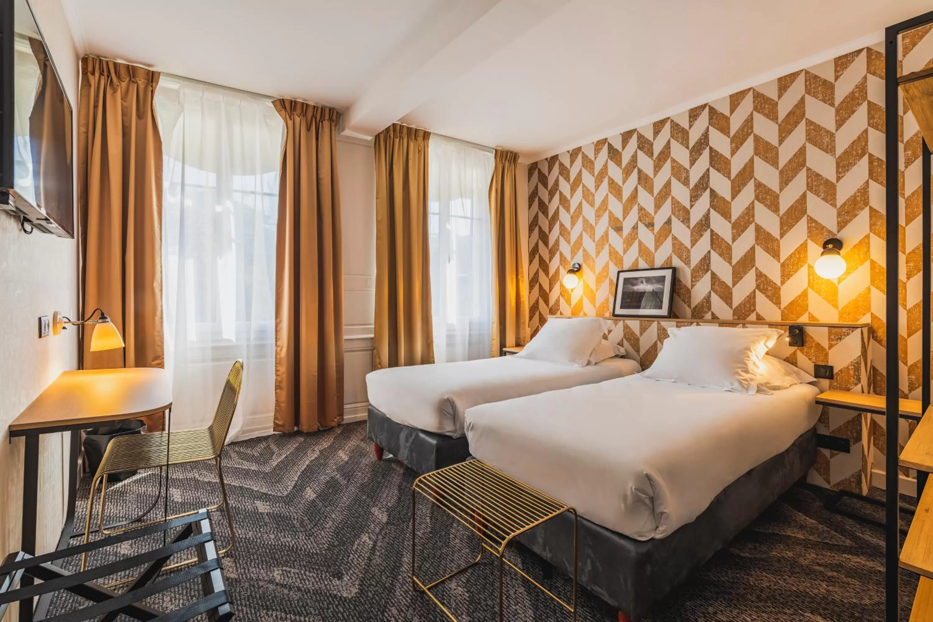 Photo of the whole room, Bed in Best Western Hotel Centre Reims