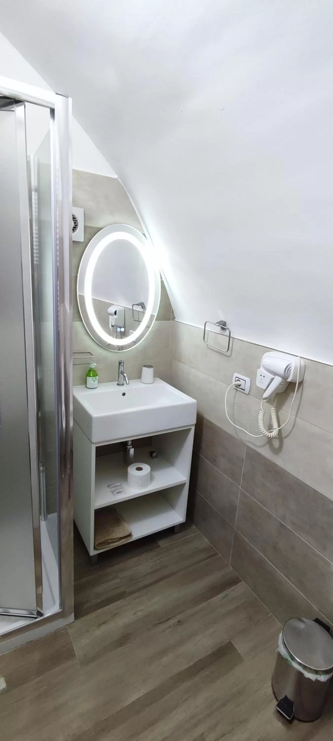 Shower in Comeacasa B&B