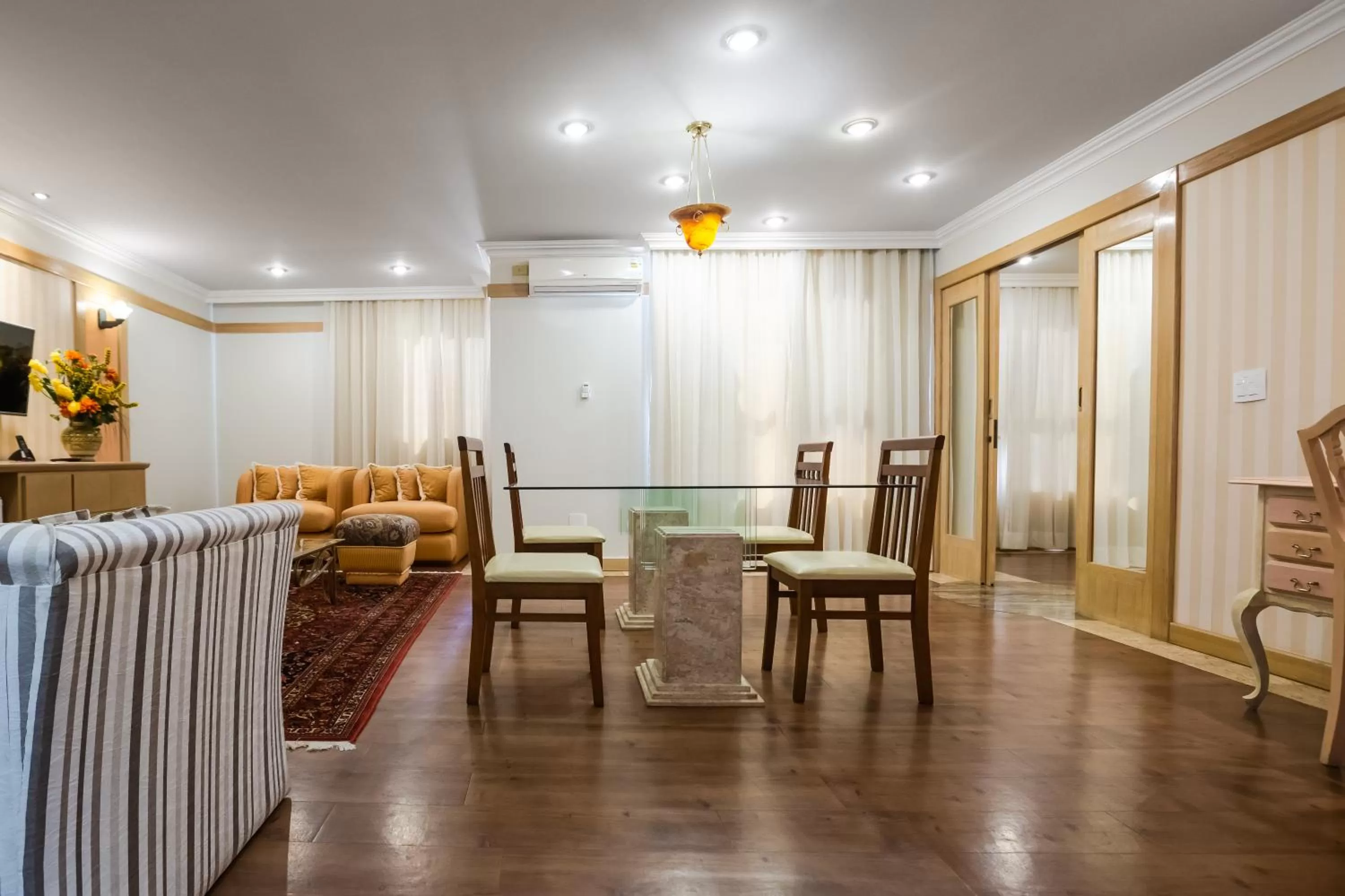 Living room in Slaviero Londrina Flat