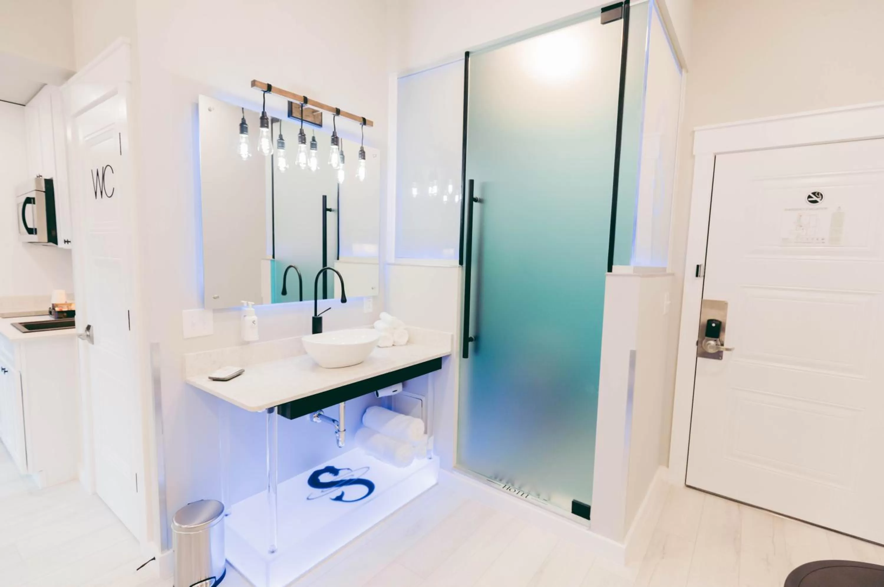 River Sirens Hotel-Contactless Check in Hotel