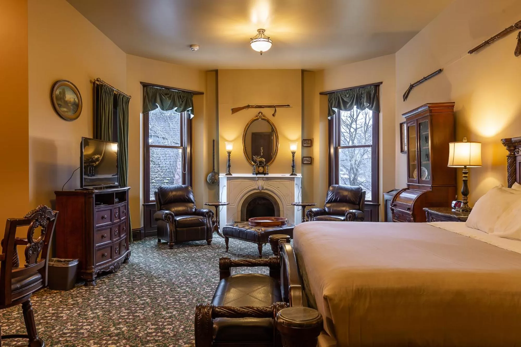 Photo of the whole room, Bed in Steele Mansion Inn & Gathering Hub