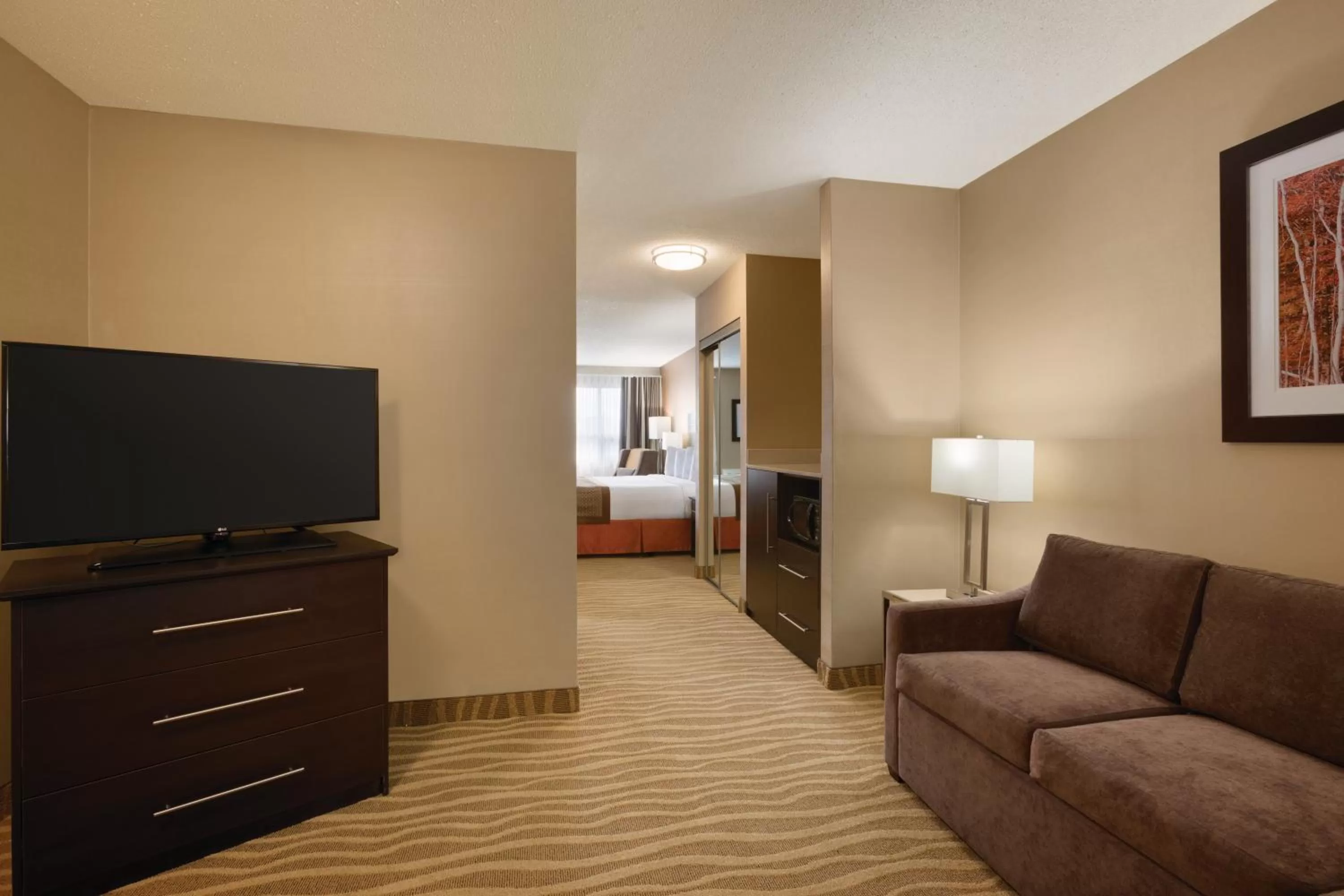 Living room in Park Inn by Radisson Toronto-Markham