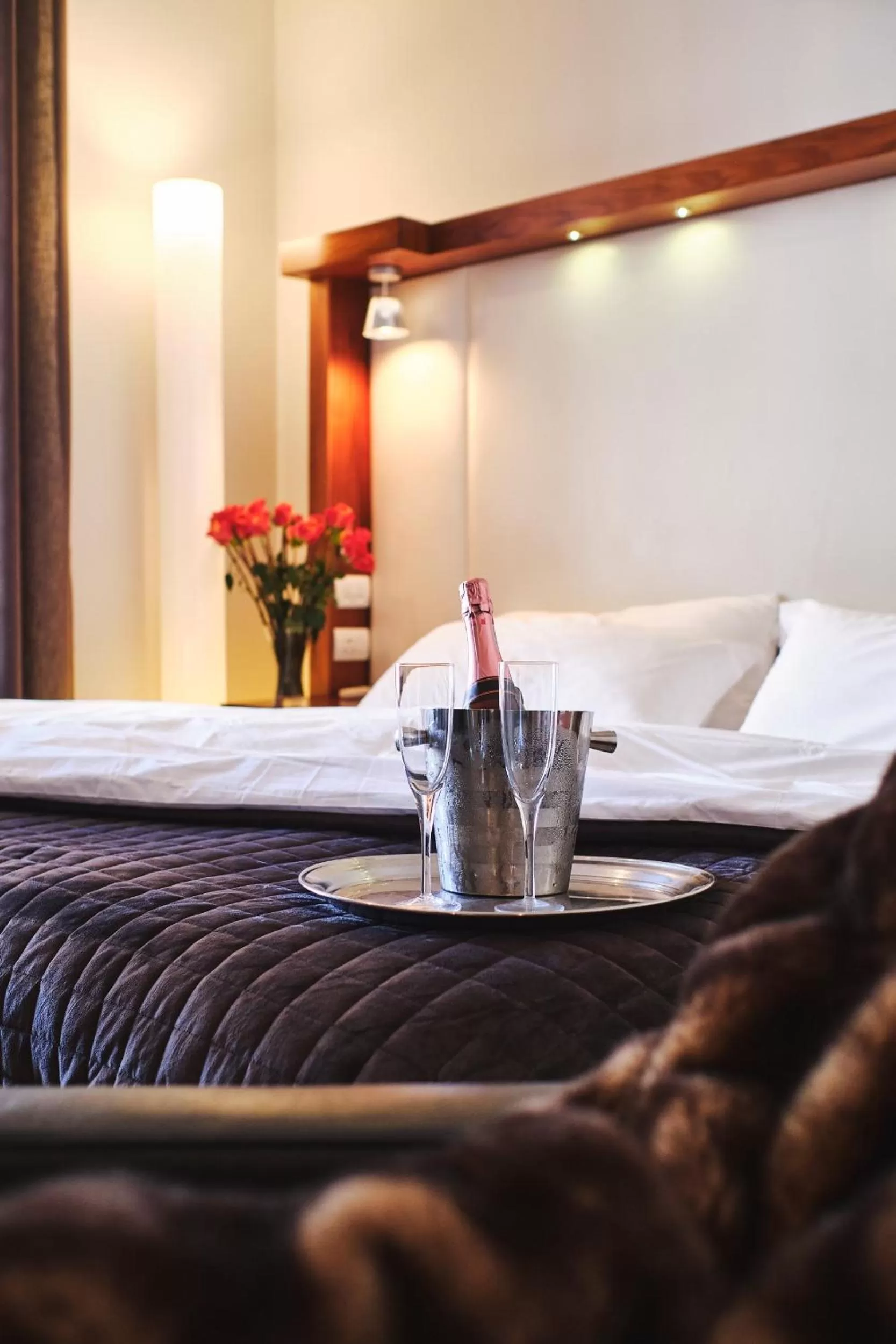 room service, Bed in Hotel on the Promenade