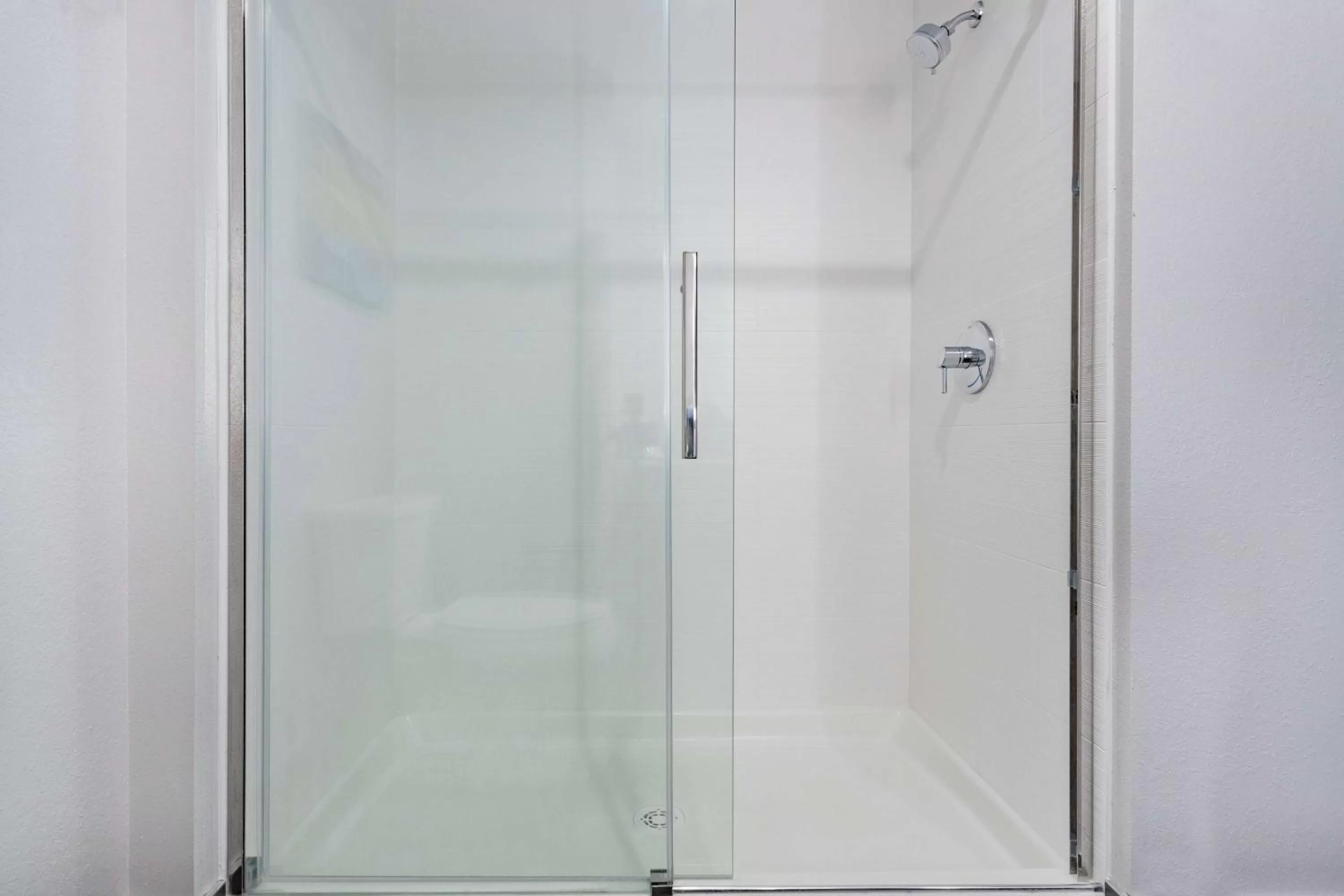 TV and multimedia in LaQuinta Suites by Wyndham South Bend Notre Dame Area