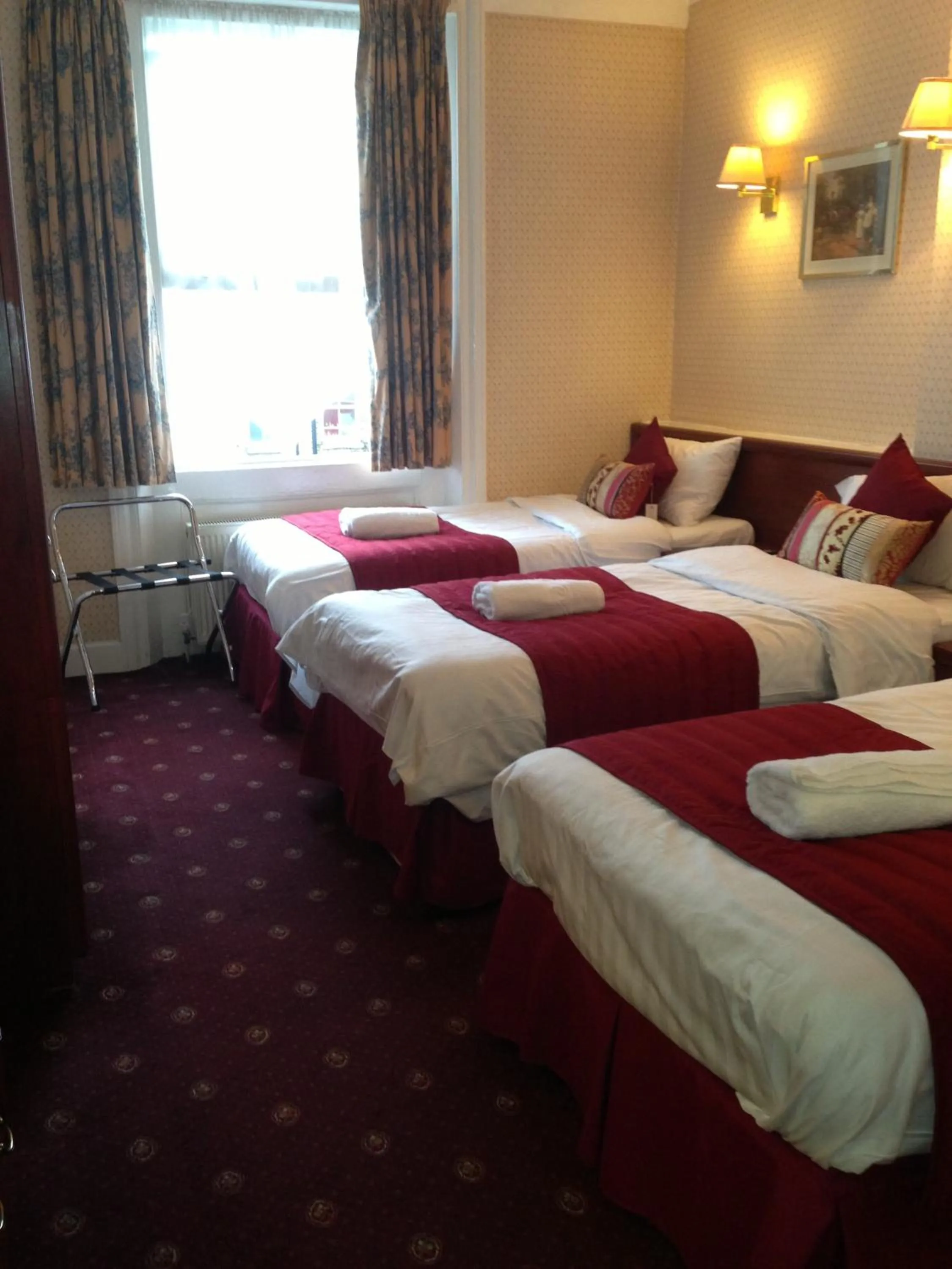 Bed in Avon Hotel
