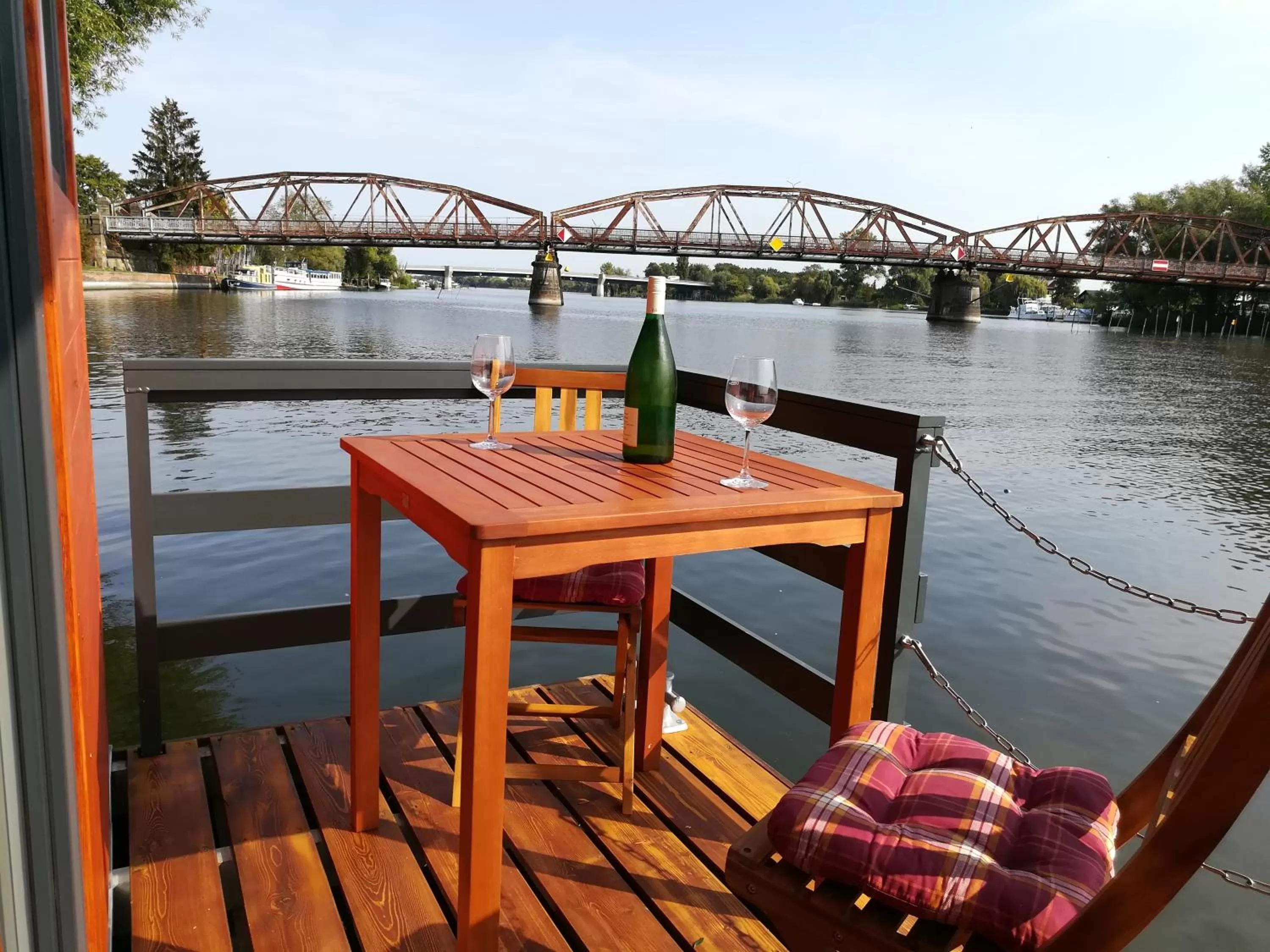 River view in Gästehaus Schloss Plaue