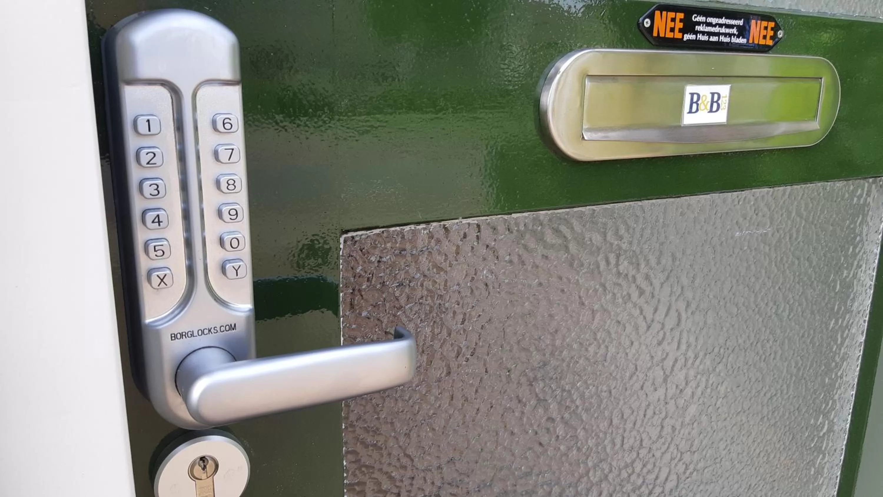 Property building, Bathroom in Bed & Budget123