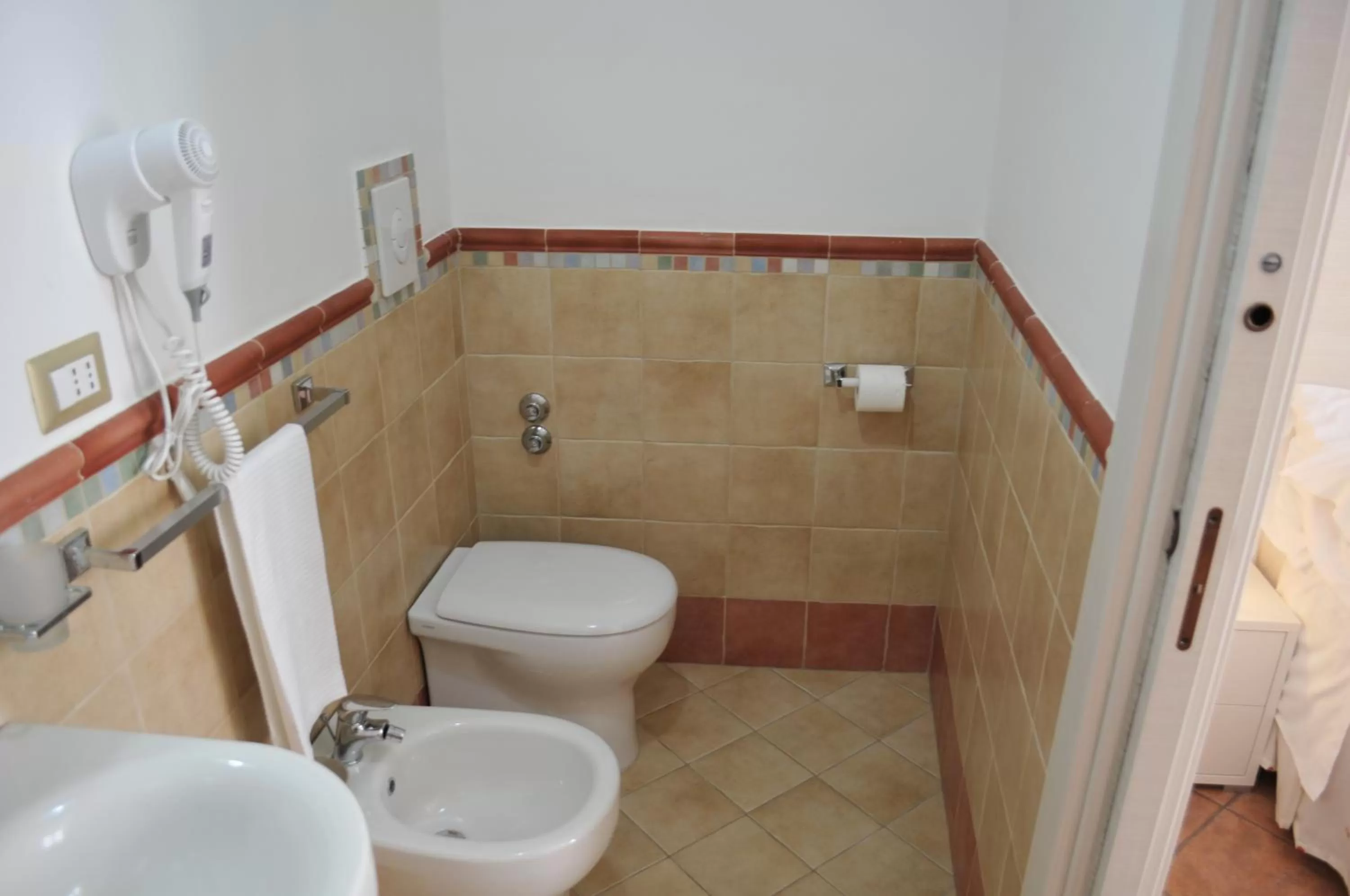 Toilet in V&V Suite & Breakfast