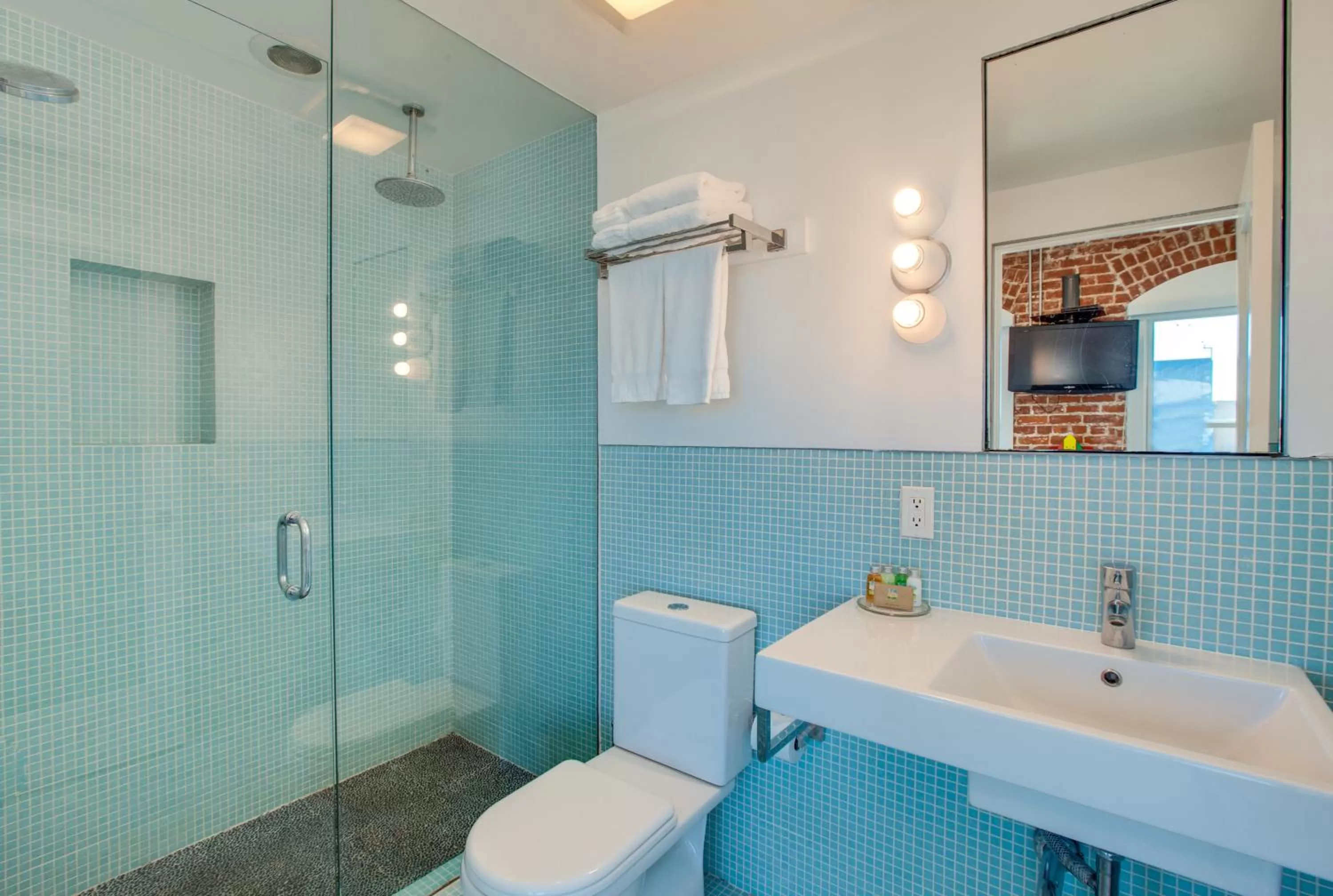 Shower in Venice Breeze Suites