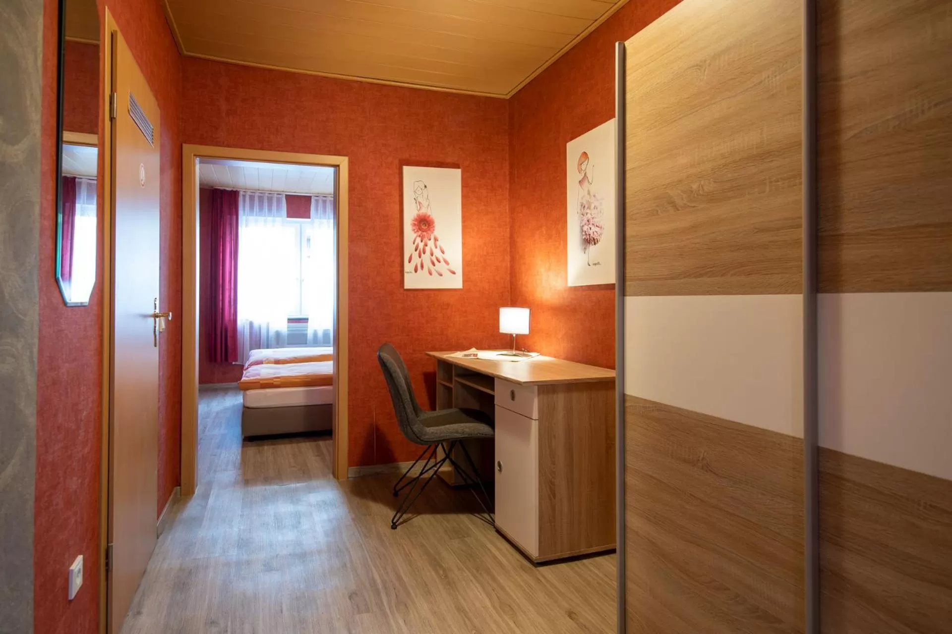 Photo of the whole room, Bed in Gasthof zum Siegburger