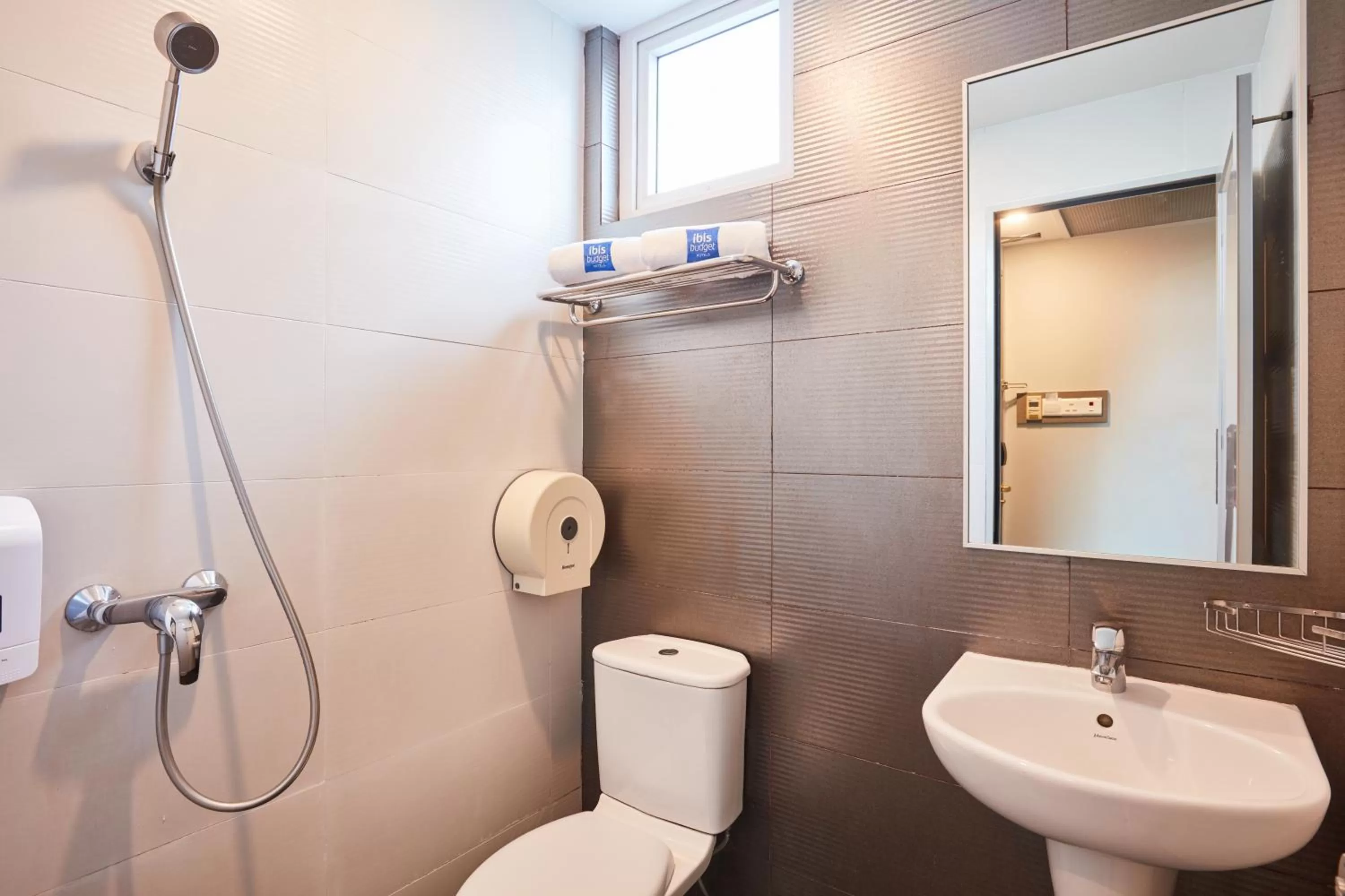 Shower in ibis budget Singapore Bugis