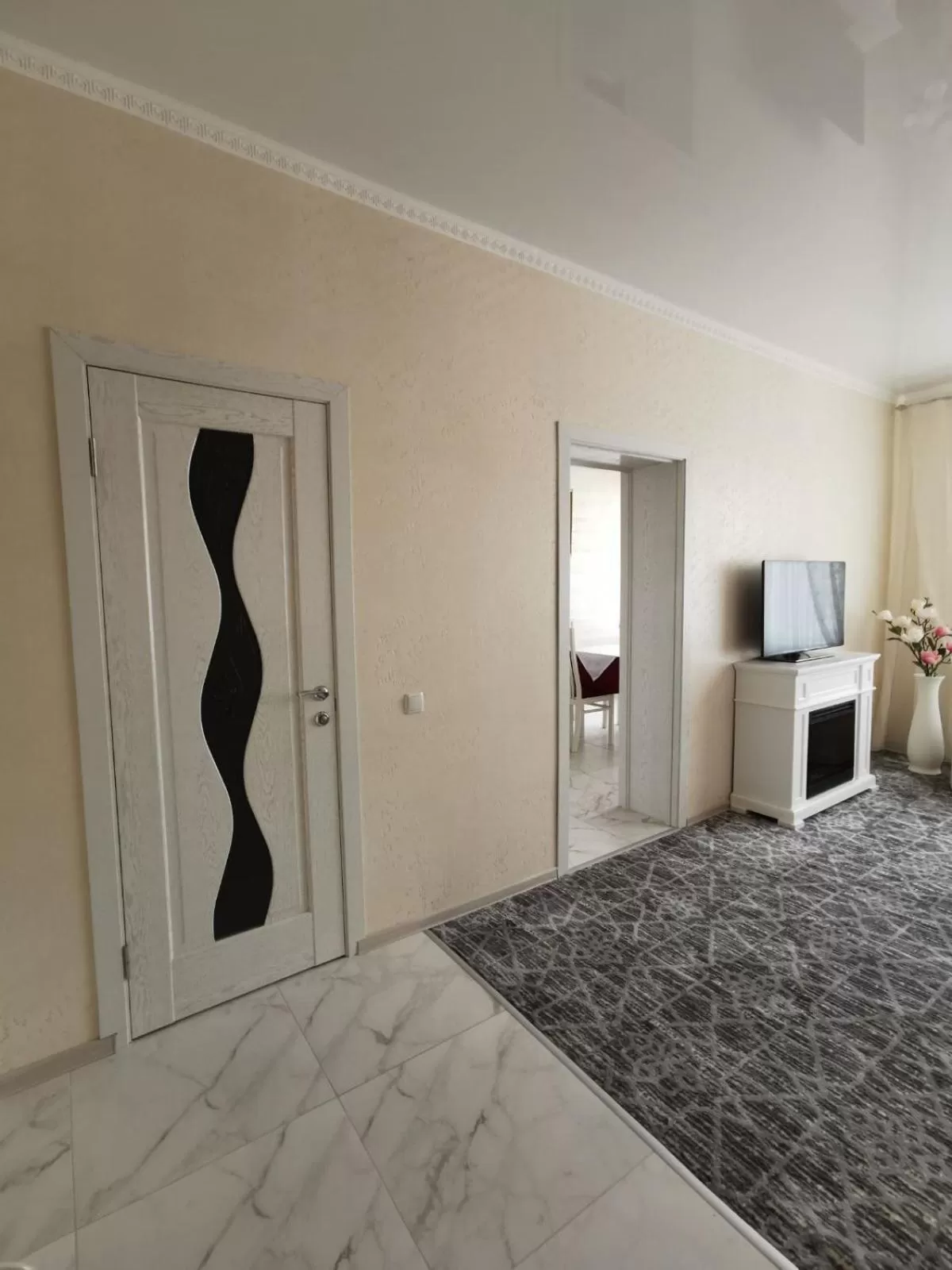 TV/Entertainment Center in Monte-Kristo Hotel