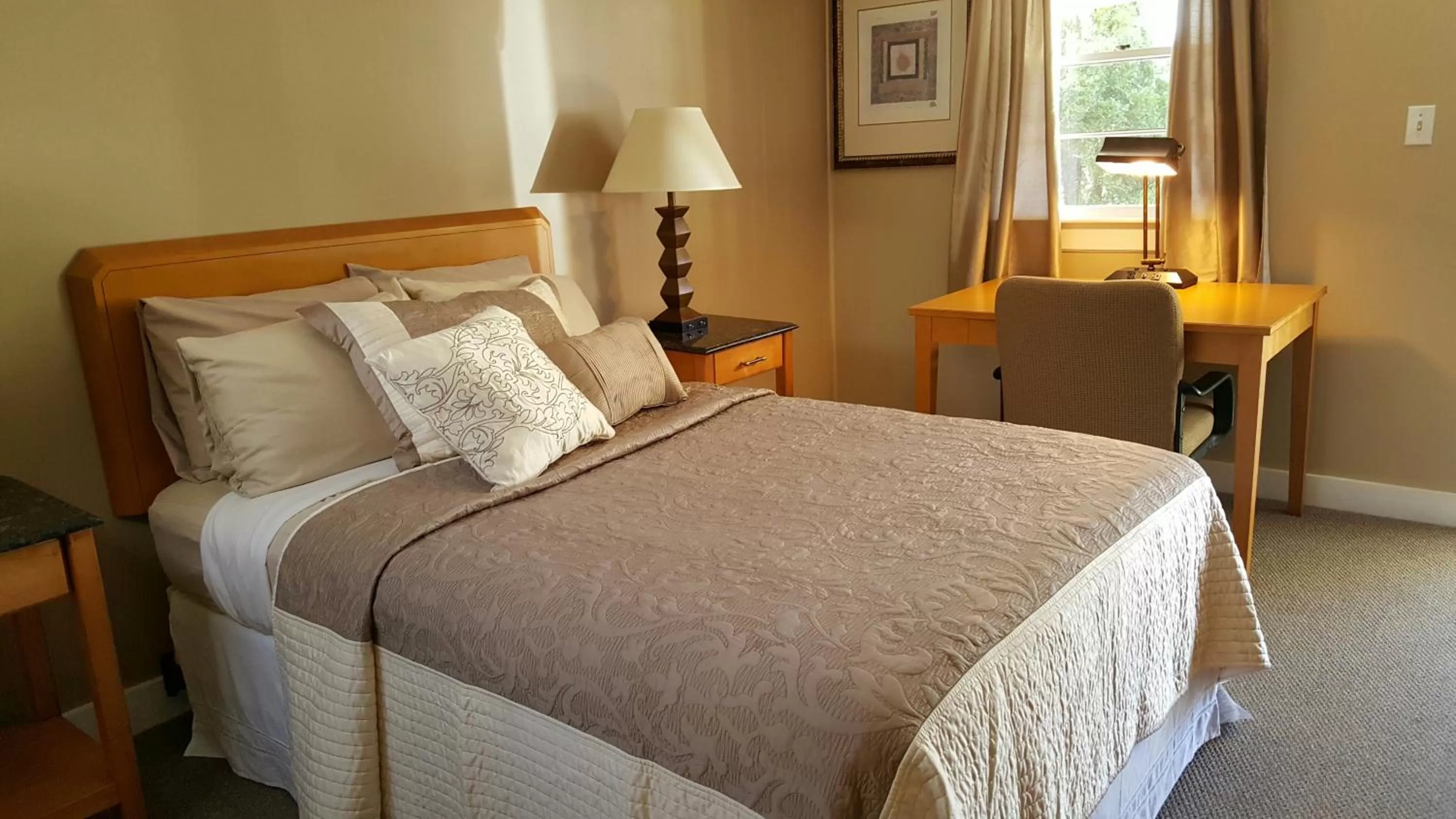 Bed in Starlight Lodge Cape Cod