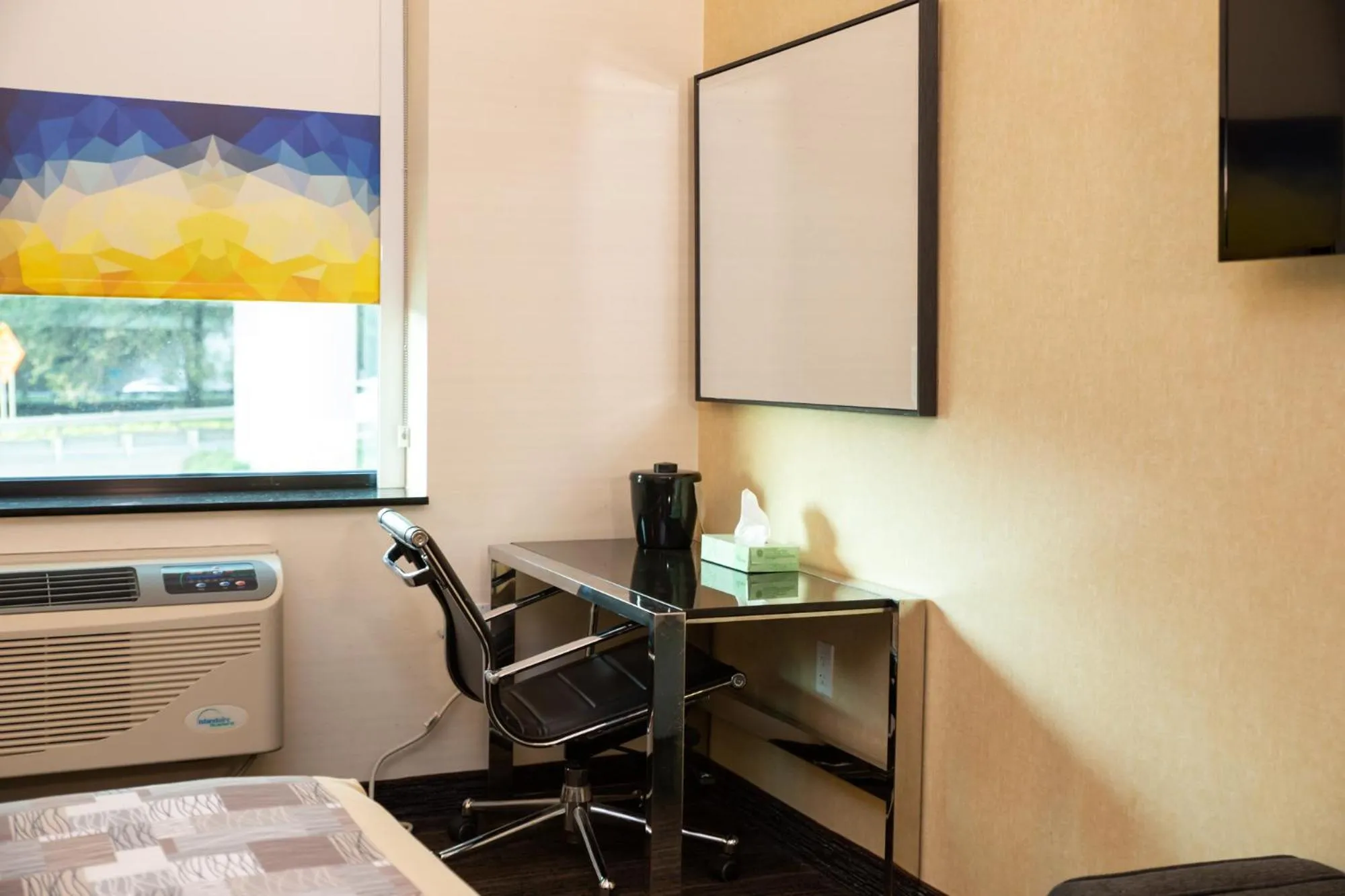 TV and multimedia in 7 Days Hotel