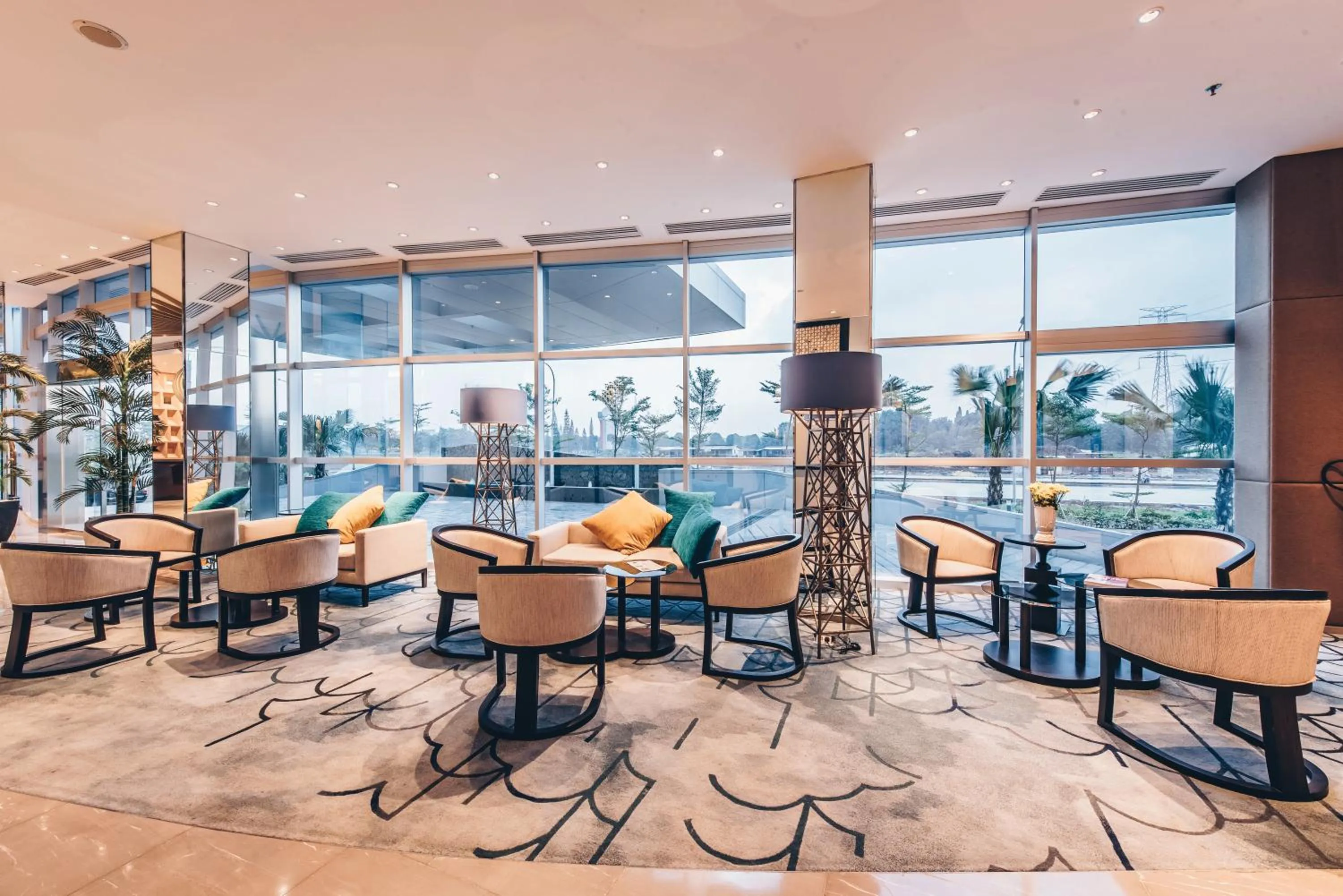 Communal lounge/ TV room in Enso Hotel