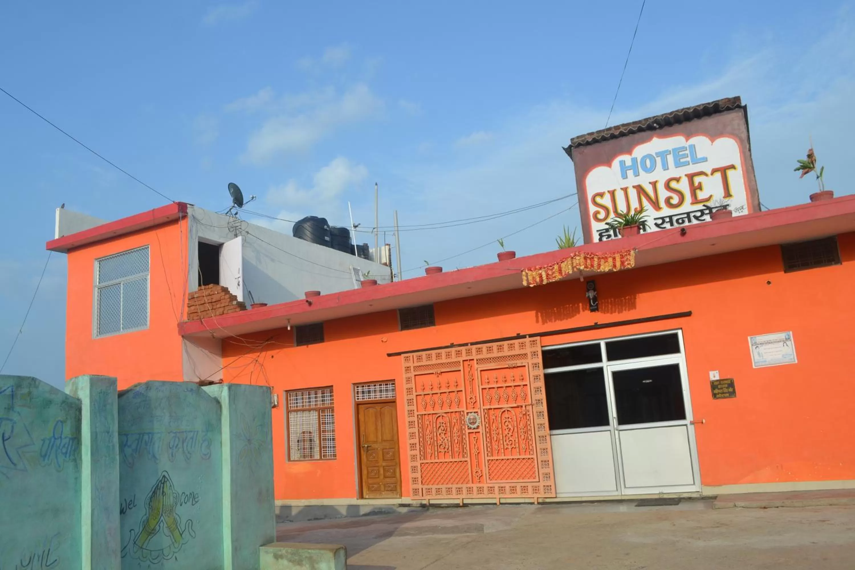 Property building in Hotel Sunset