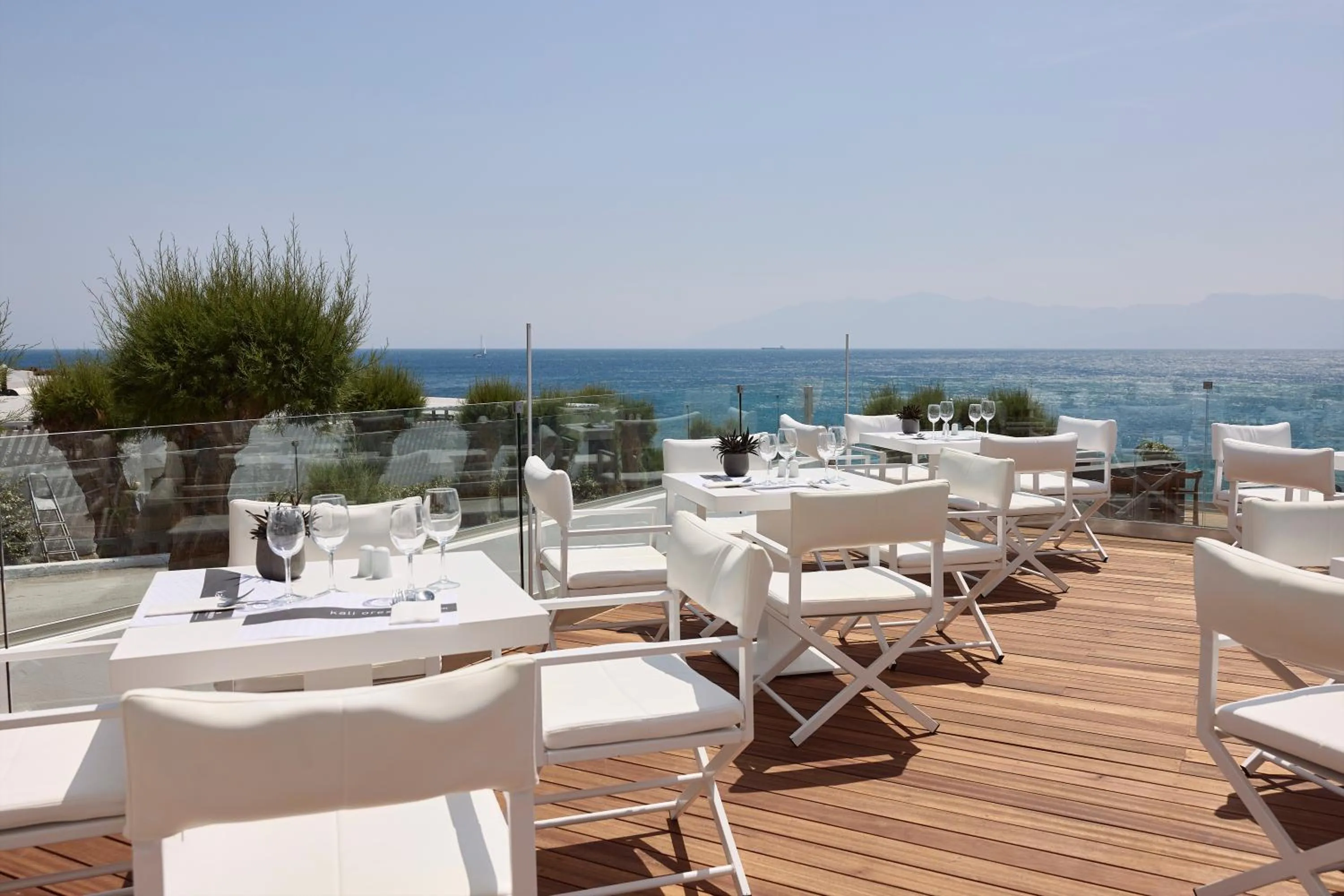 Restaurant/places to eat in Dimitra Beach Hotel & Suites