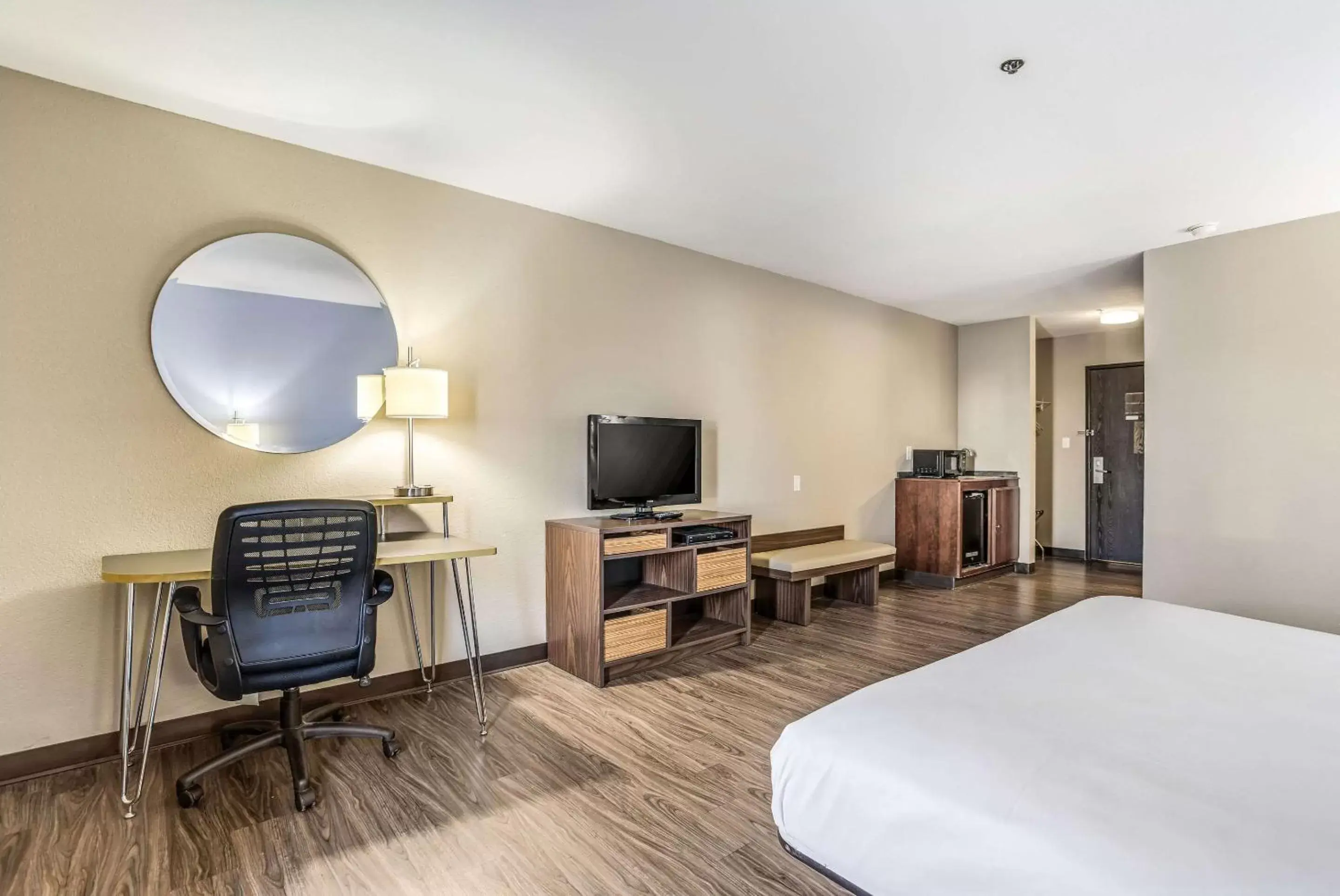 King Room - Accessible/Non-Smoking in Quality Inn Calvert City - Paducah East King Room - Accessible/Non-Smoking in Quality Inn Calvert City - Paducah East