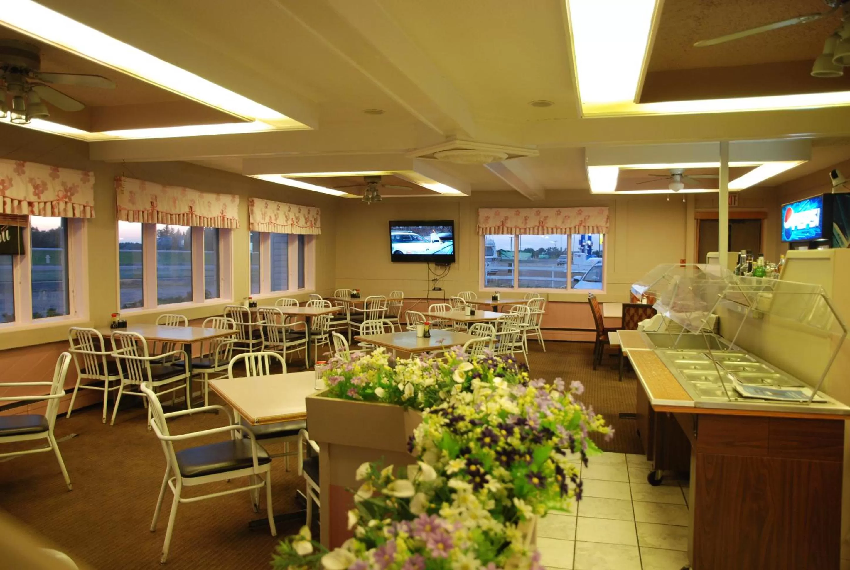 Restaurant/places to eat in Country Garden Inn & Restaurant