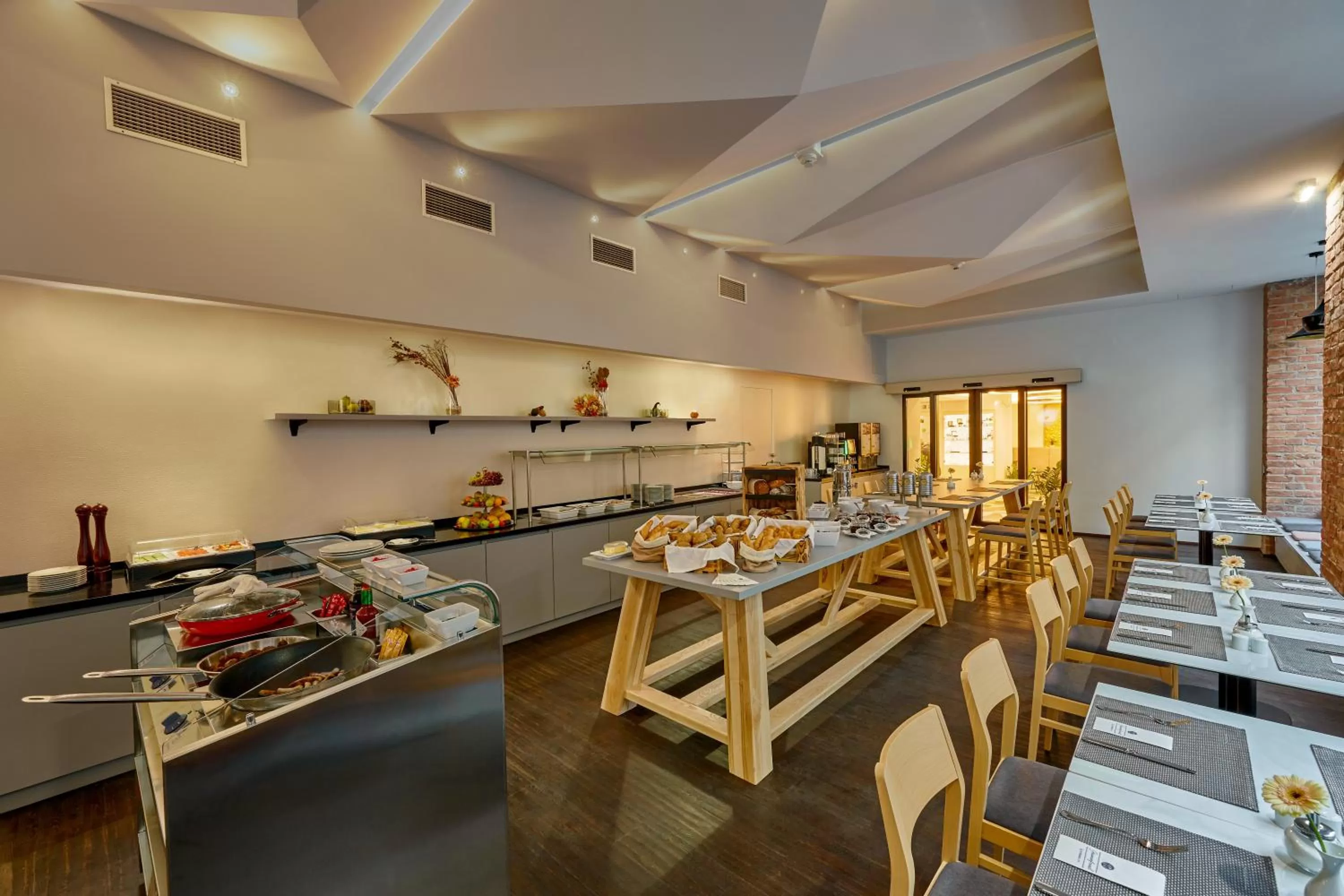 Breakfast in H+ Hotel Wien