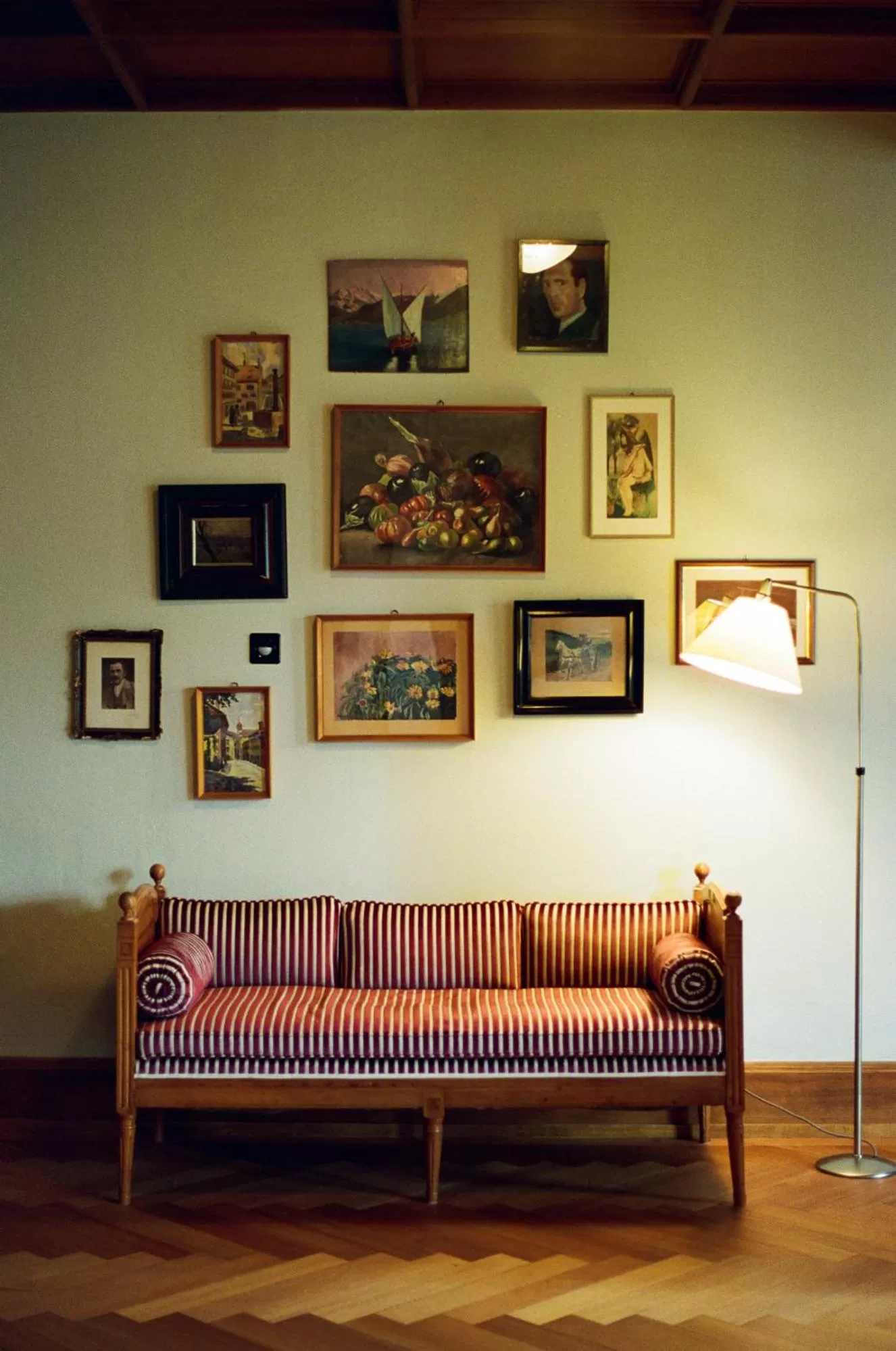 Communal lounge/ TV room in Signau House & Garden Boutique Hotel Zürich